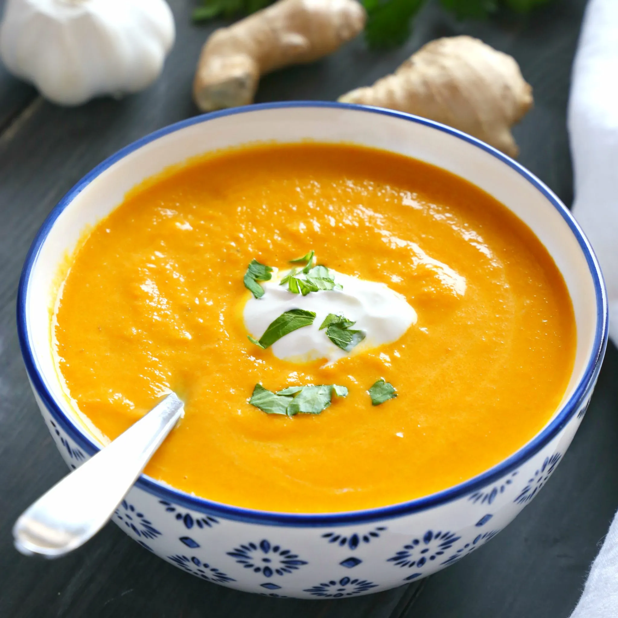 Amazing Healthy Roasted Carrot Ginger Soup
