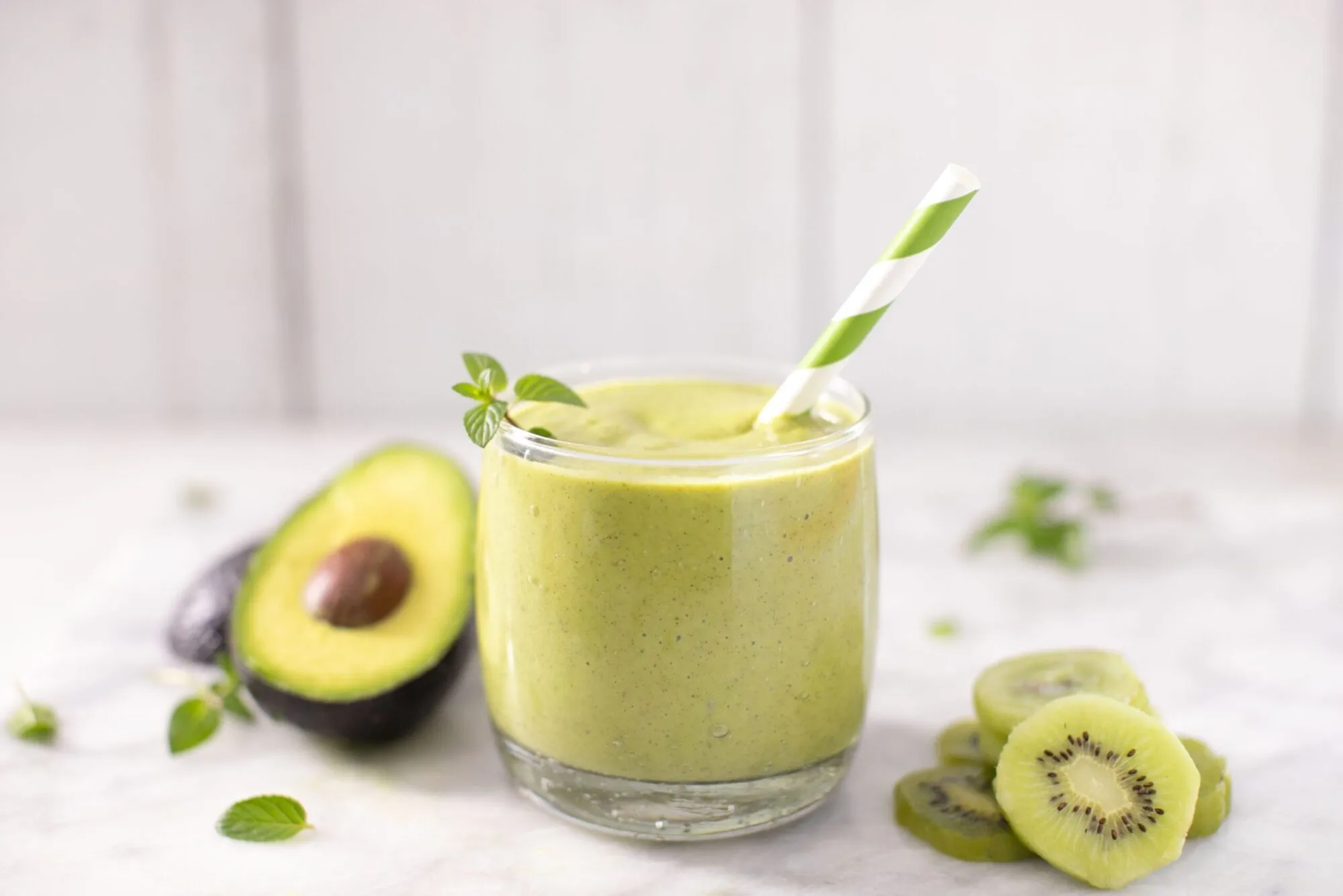 Avocado Smoothie with Kiwi and Lime