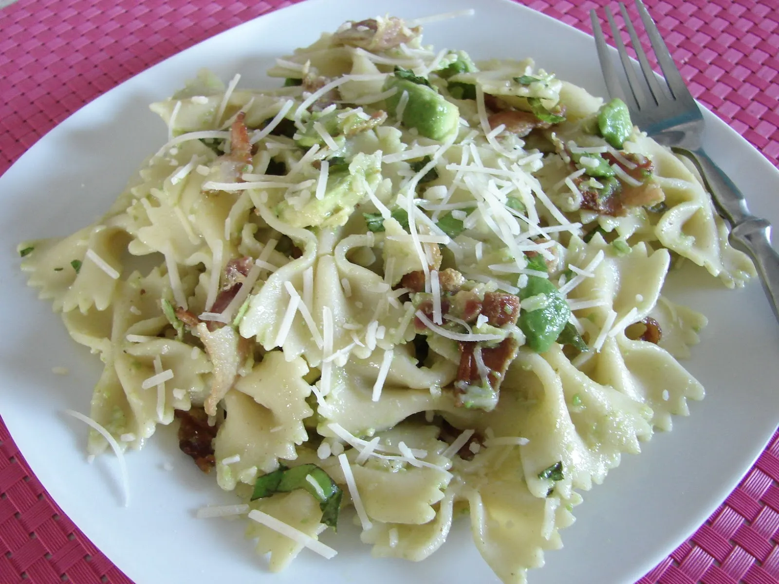 Bacon Avocado Bleu Cheese and Basil Pasta