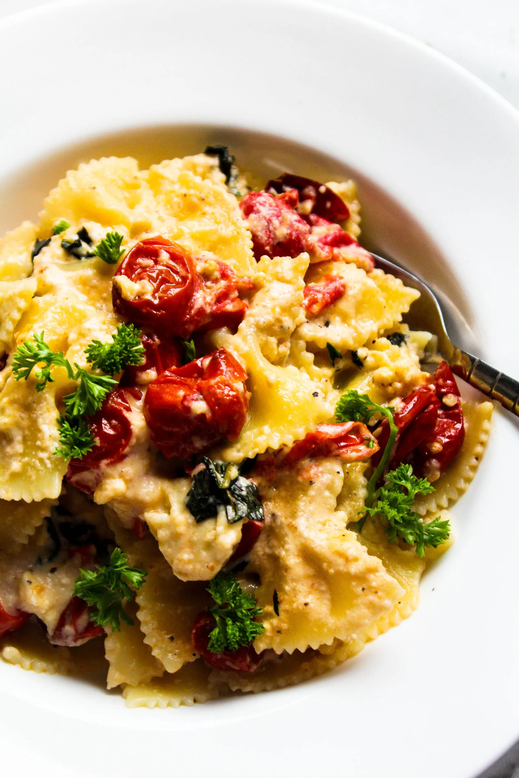 Baked Feta Pasta with Cherry Tomatoes
