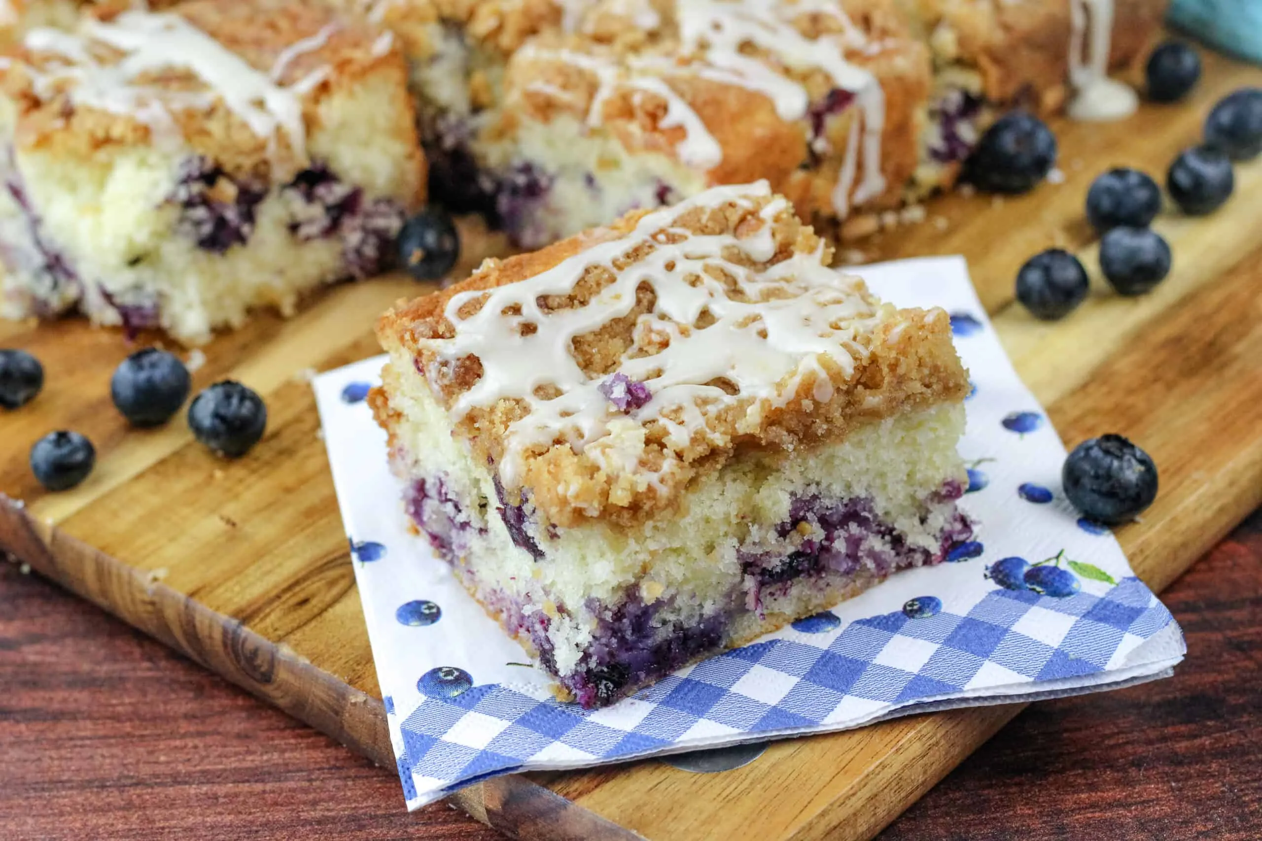 Bays Blueberry Crumb Cakes