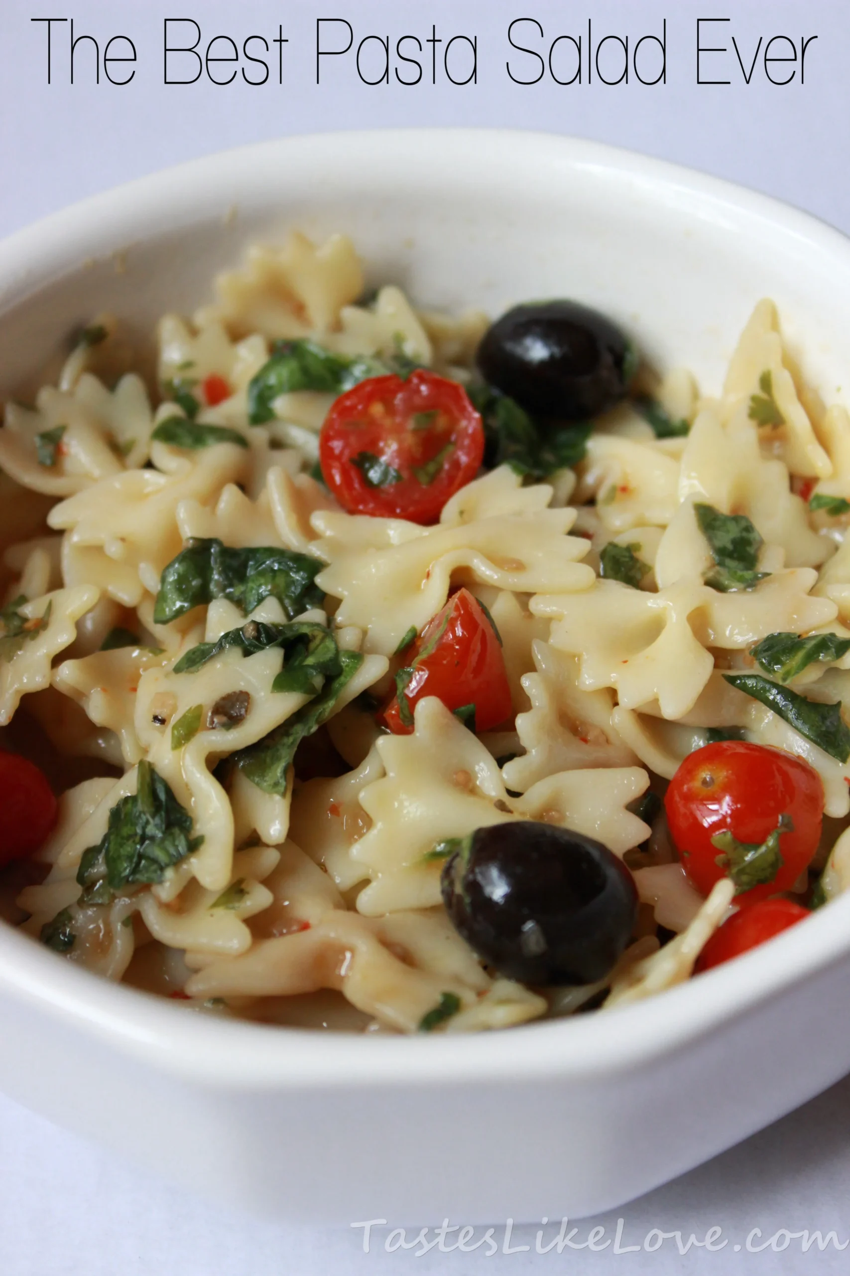 Bow Tie Pasta Salad with Tomatoes and Grapes