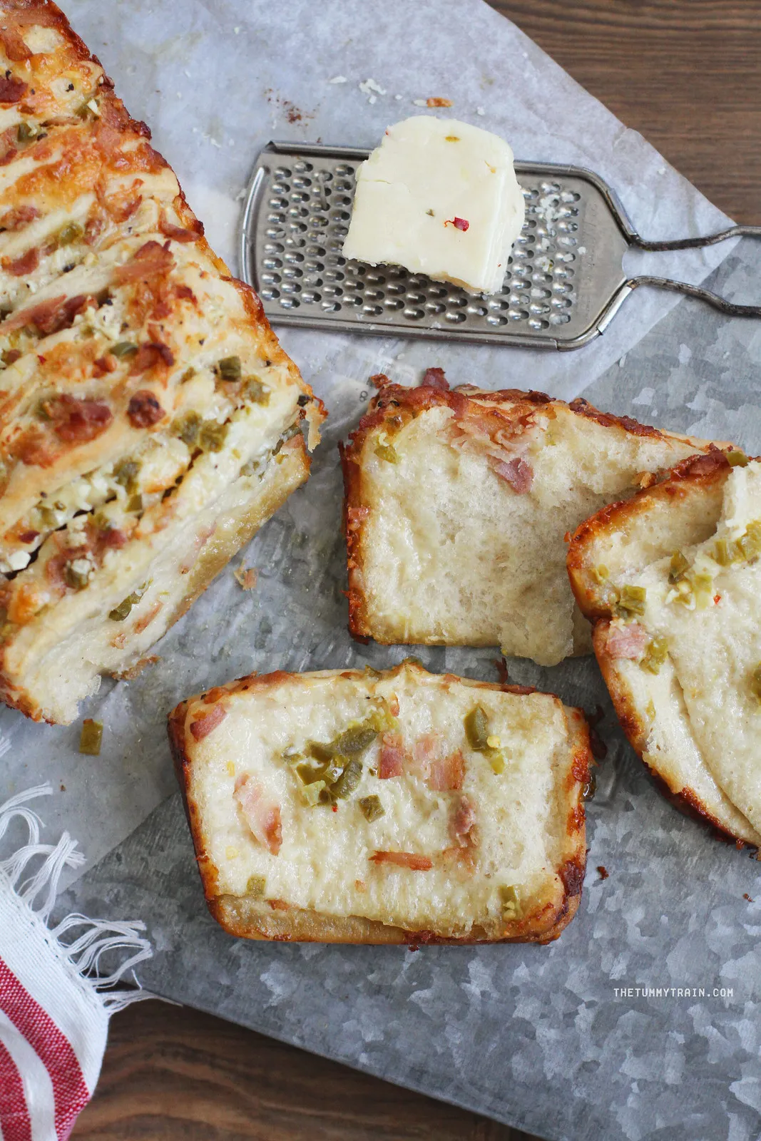 Cheesy Garlic Pull Apart Bread with Bacon