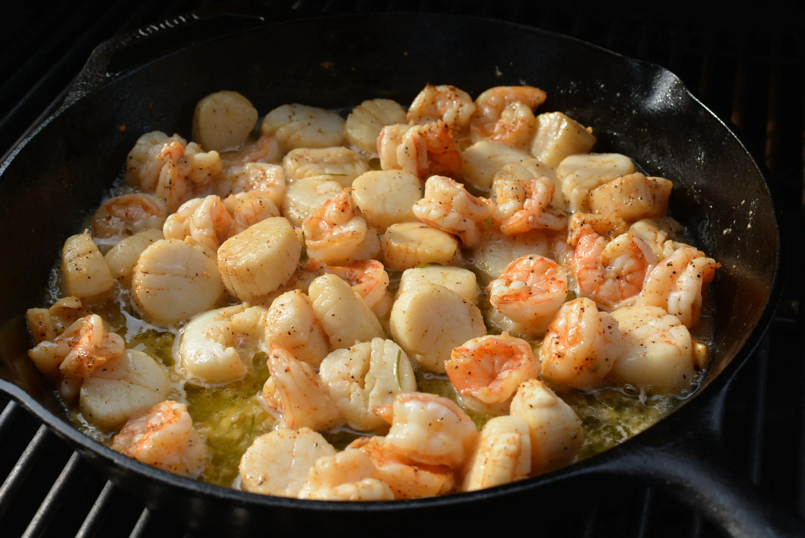 Chinese Shrimp and Scallops in Garlic Sauce