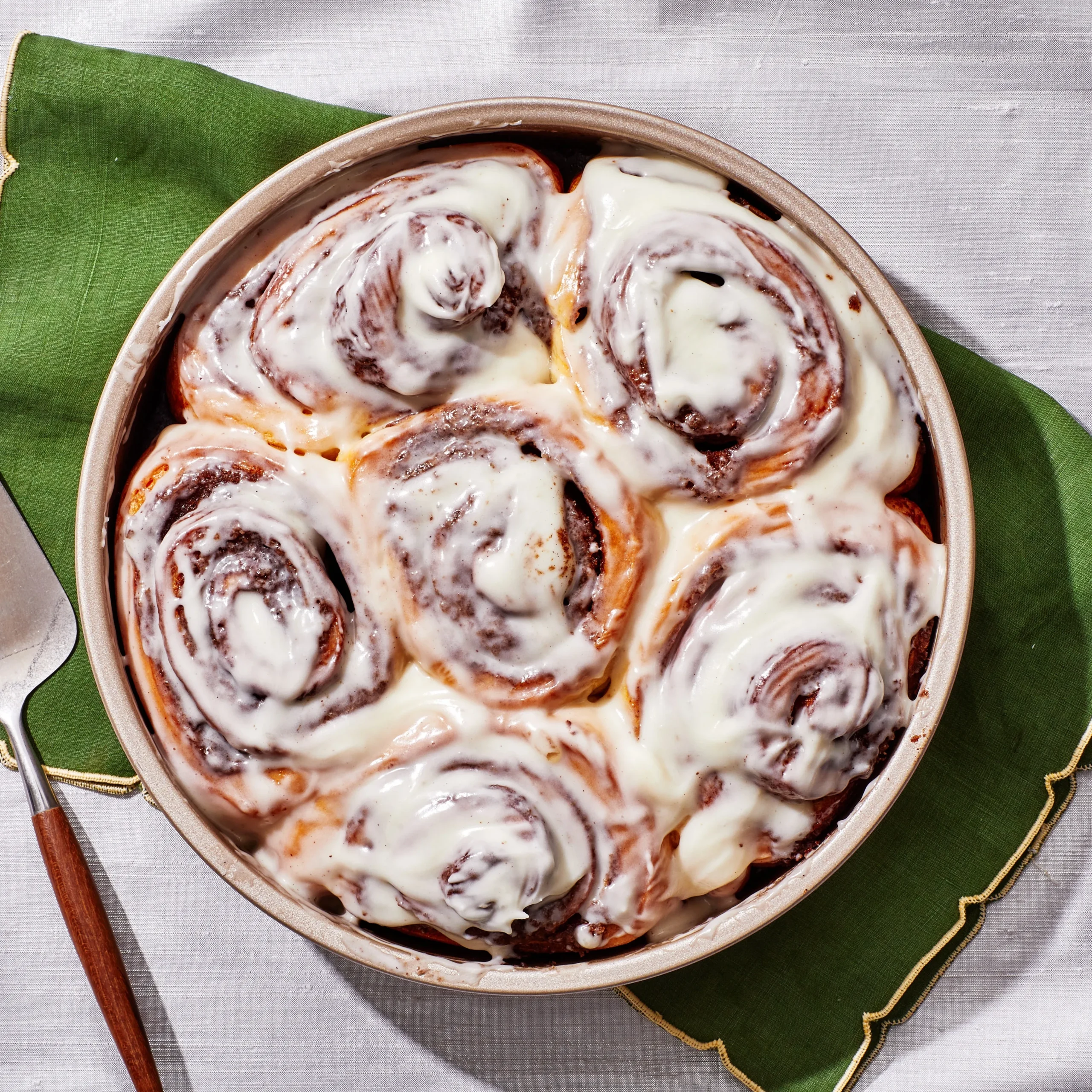 Cinnamon Cream Cheese Roll