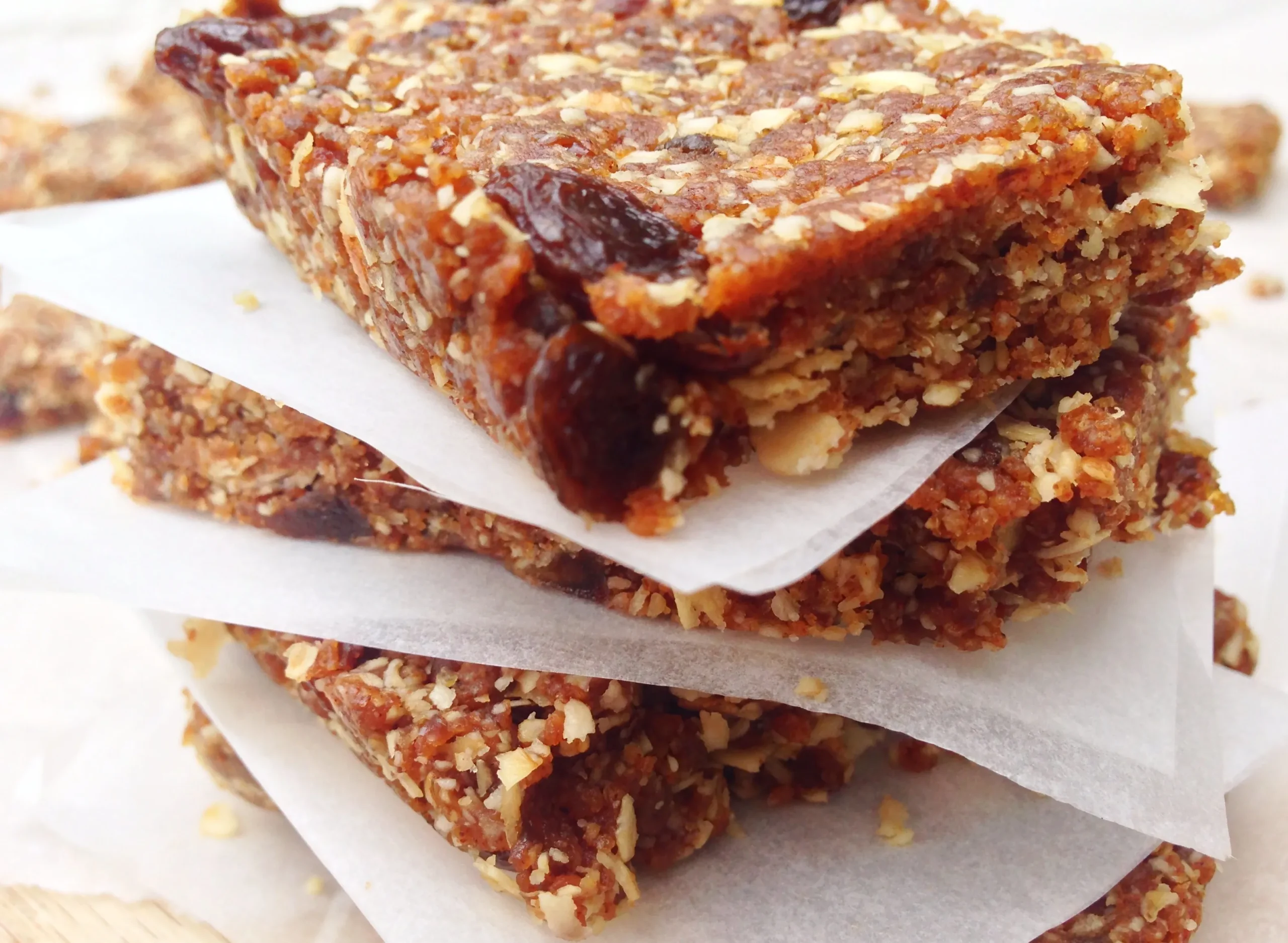 Cinnamon Raisin Oat Bars