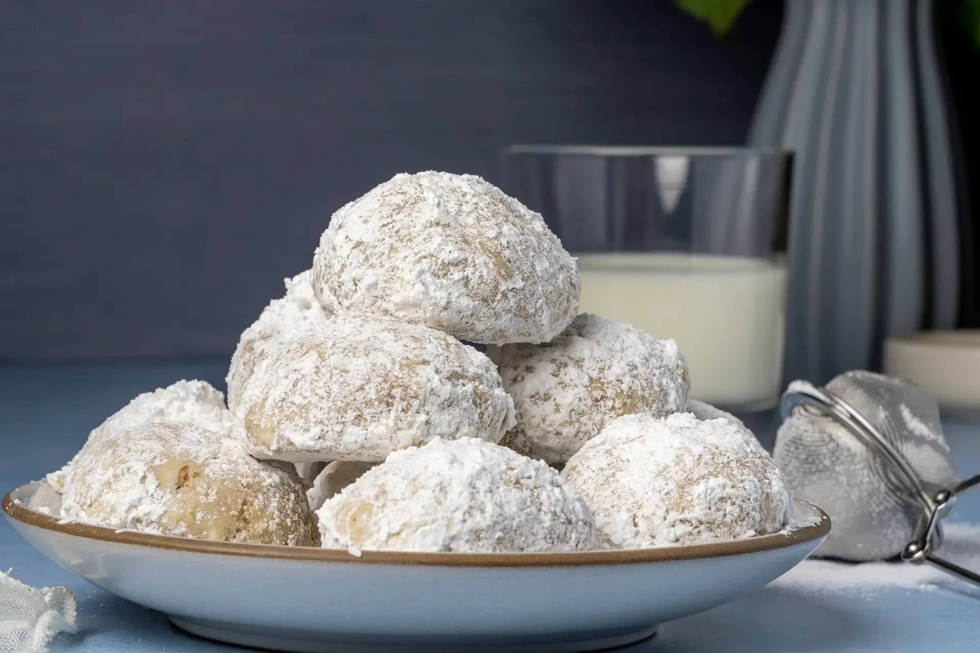 Classic Greek Kourabiedes Christmas Cookies That Melt in Your Mouth