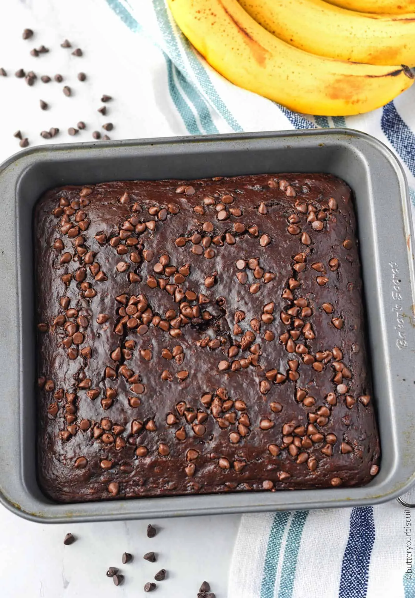 Cocoa Cakes with Soft Banana Centers