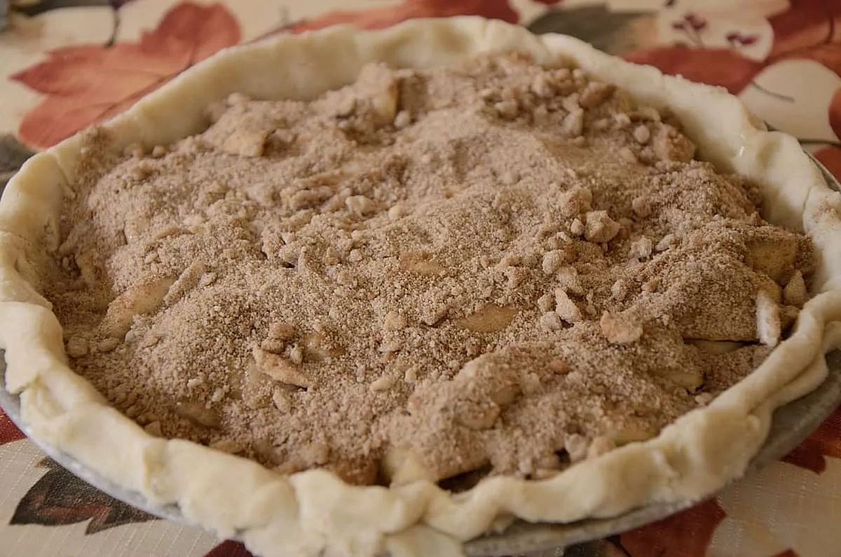 Cream Crumb Schnitz Pie