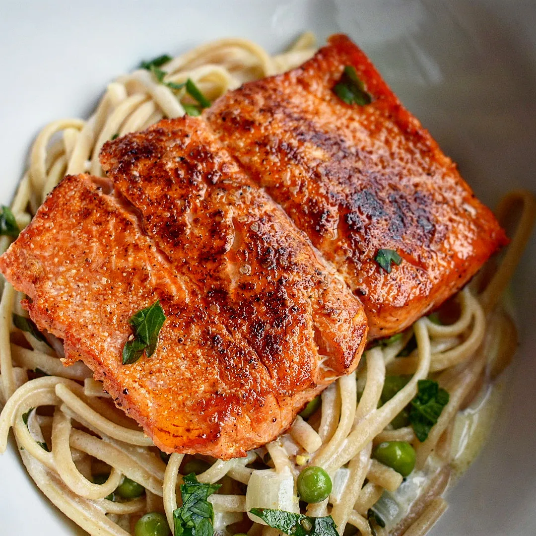 Creamed Salmon and Peas Over Linguini