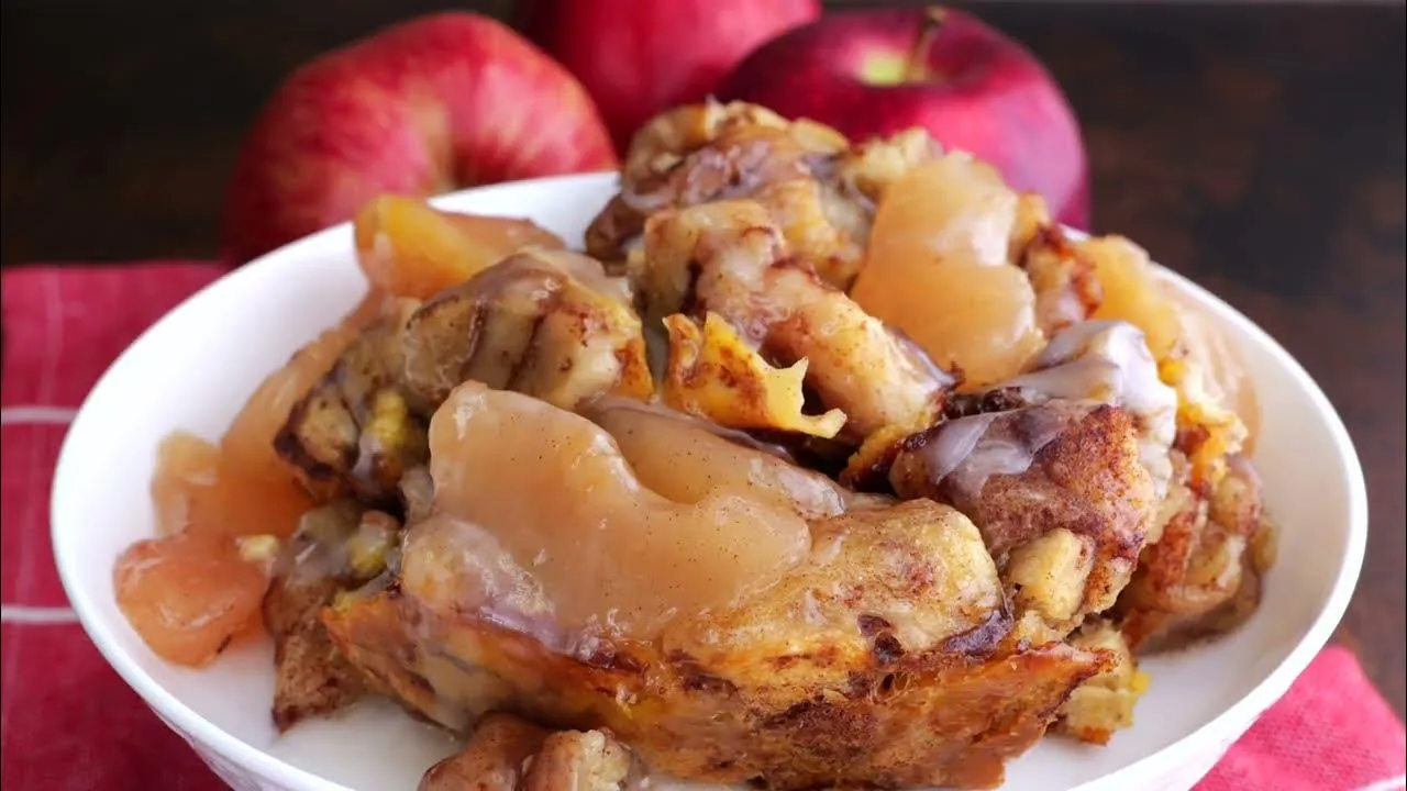 Crock Pot Apple Pie Cinnamon Roll Casserole