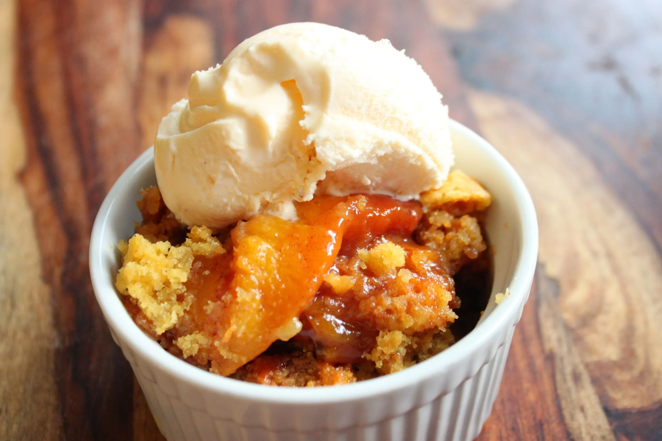 Crock Pot Peach Cobbler