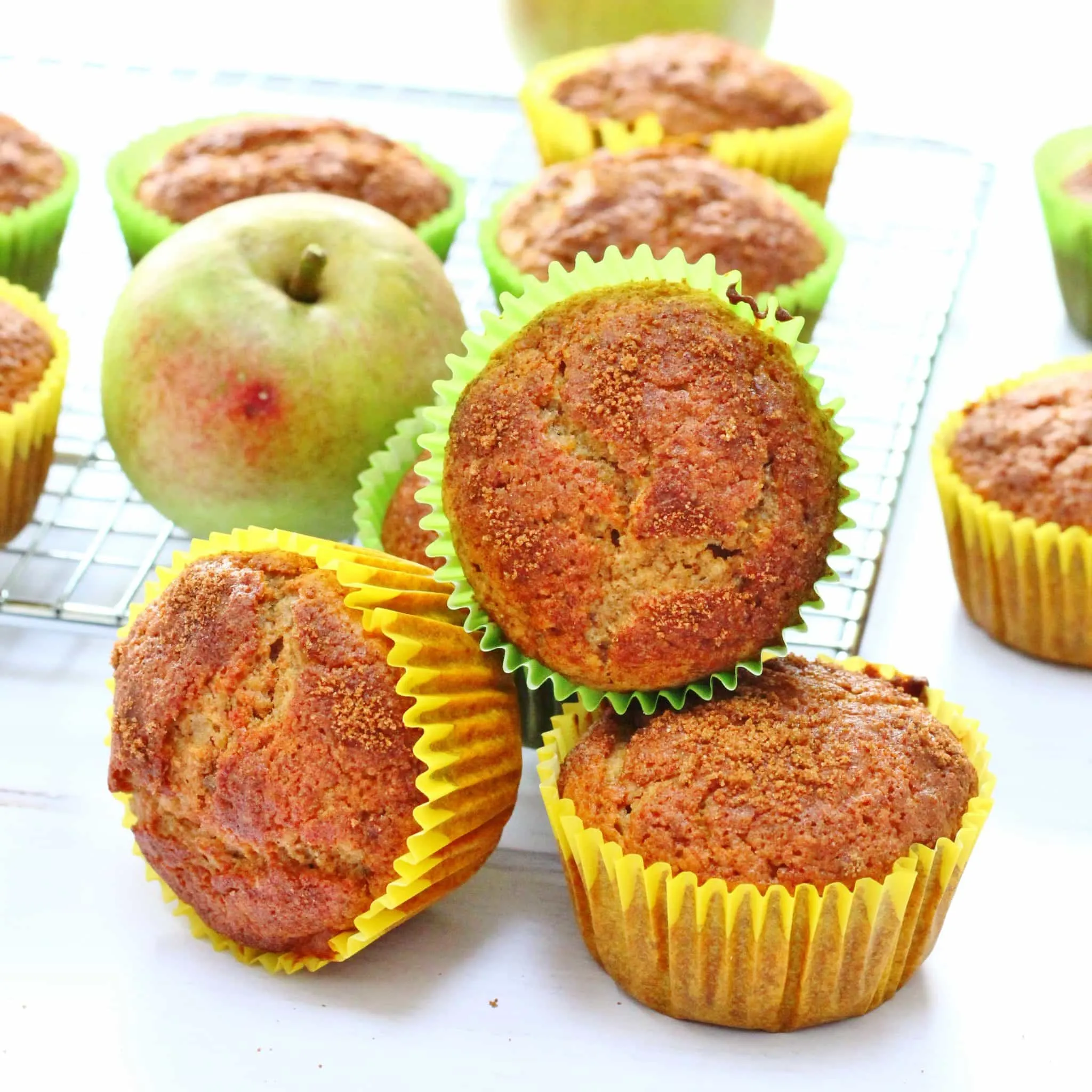 Easy Applesauce Muffins with Cinnamon
