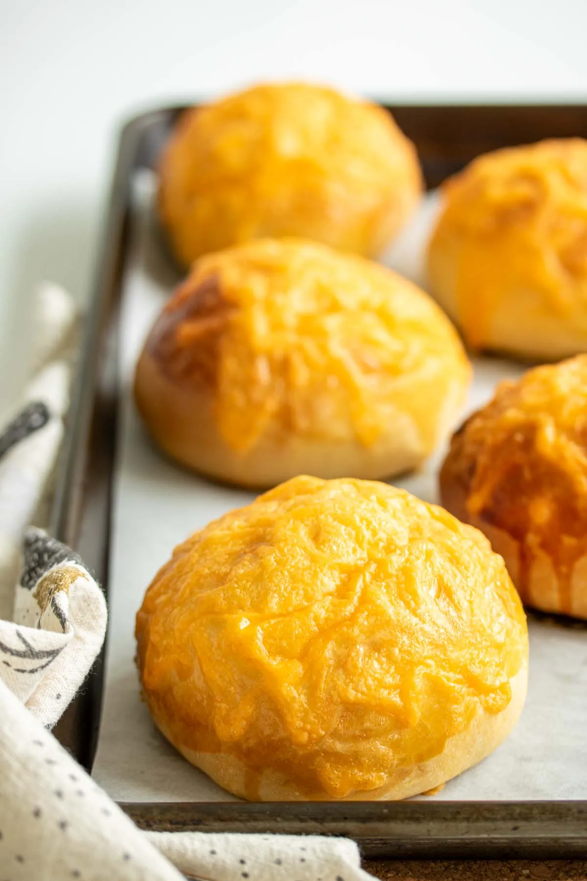 Easy Cheddar Cheese Buns