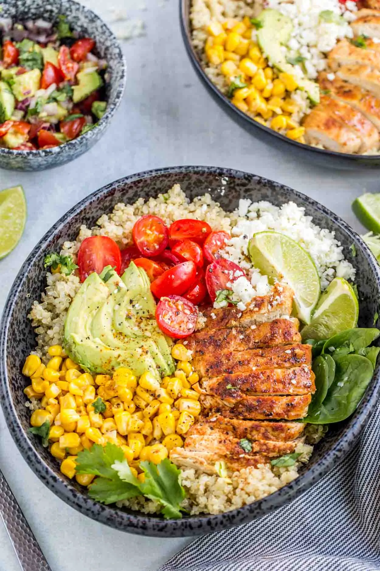 Easy Chicken Quinoa Bowl