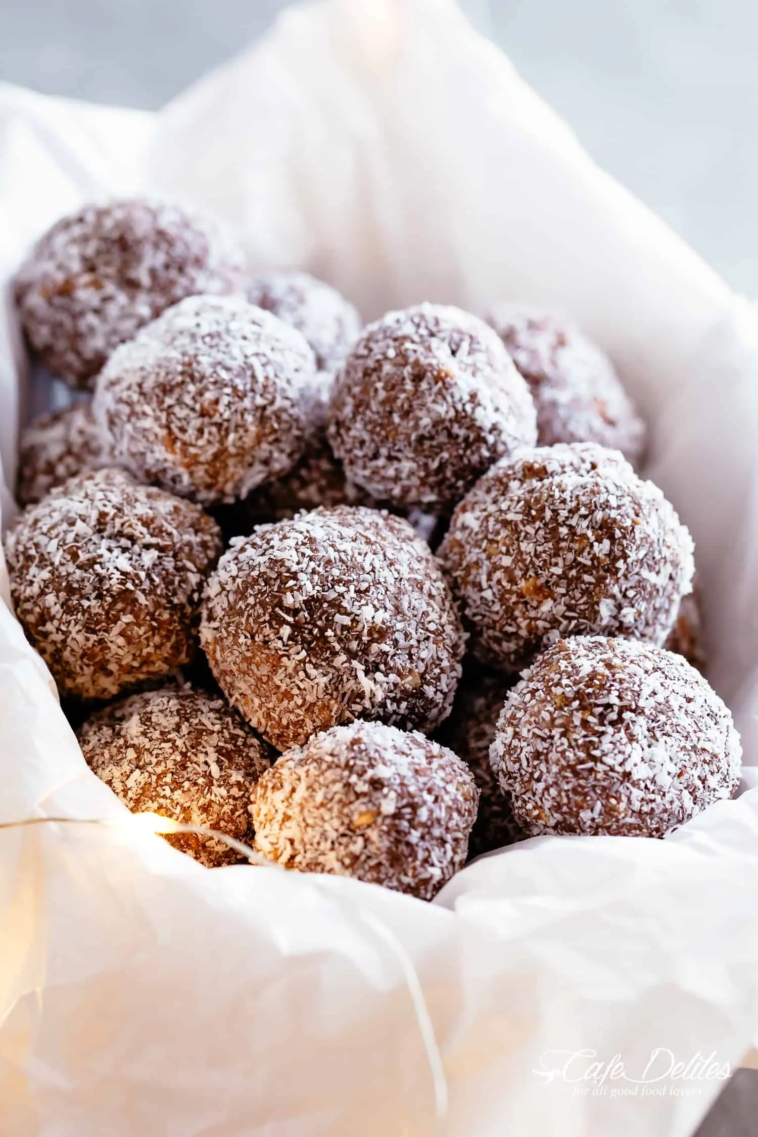Easy Christmas Rum Balls