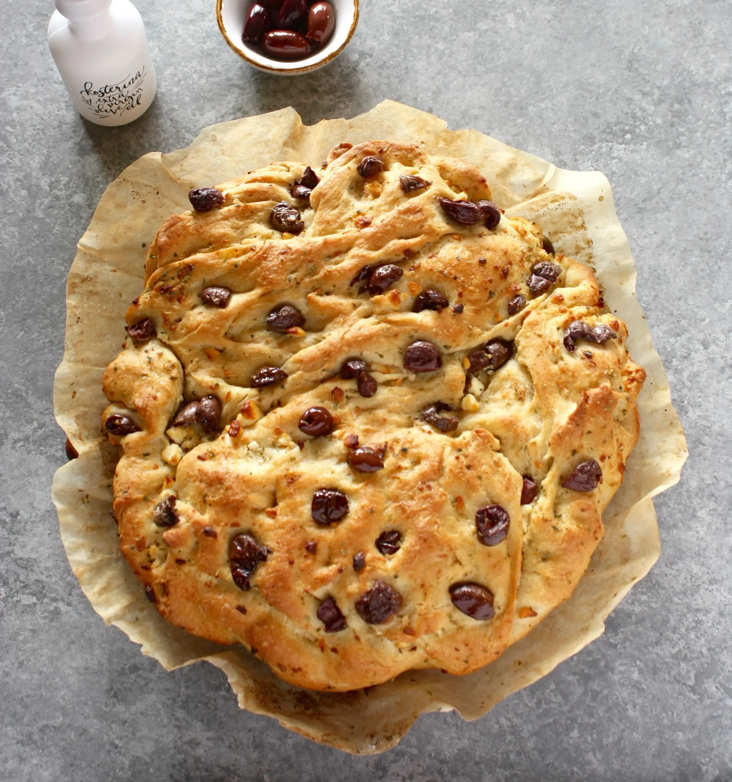 Easy Greek Olive Bread Eliopsomo