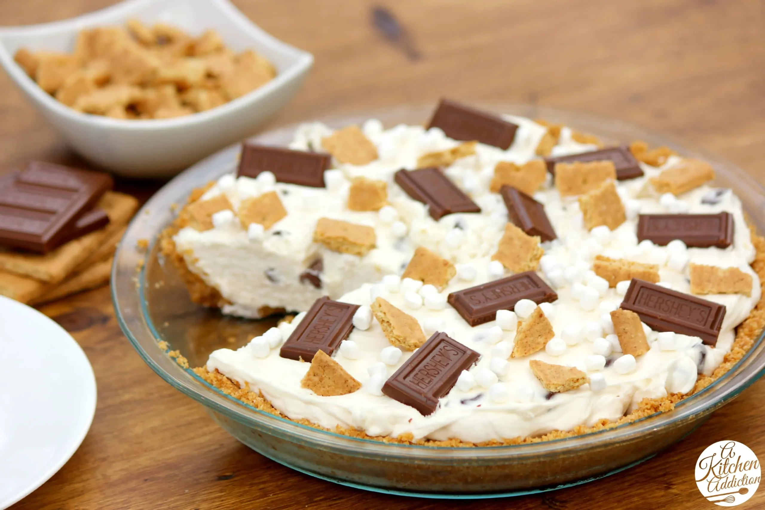 Easy No Bake S'more Cheesecake Pie
