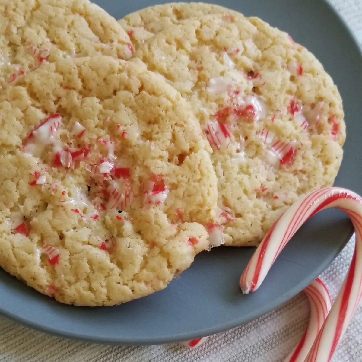 Easy Peppermint Buttercream Cake Mix Cookies