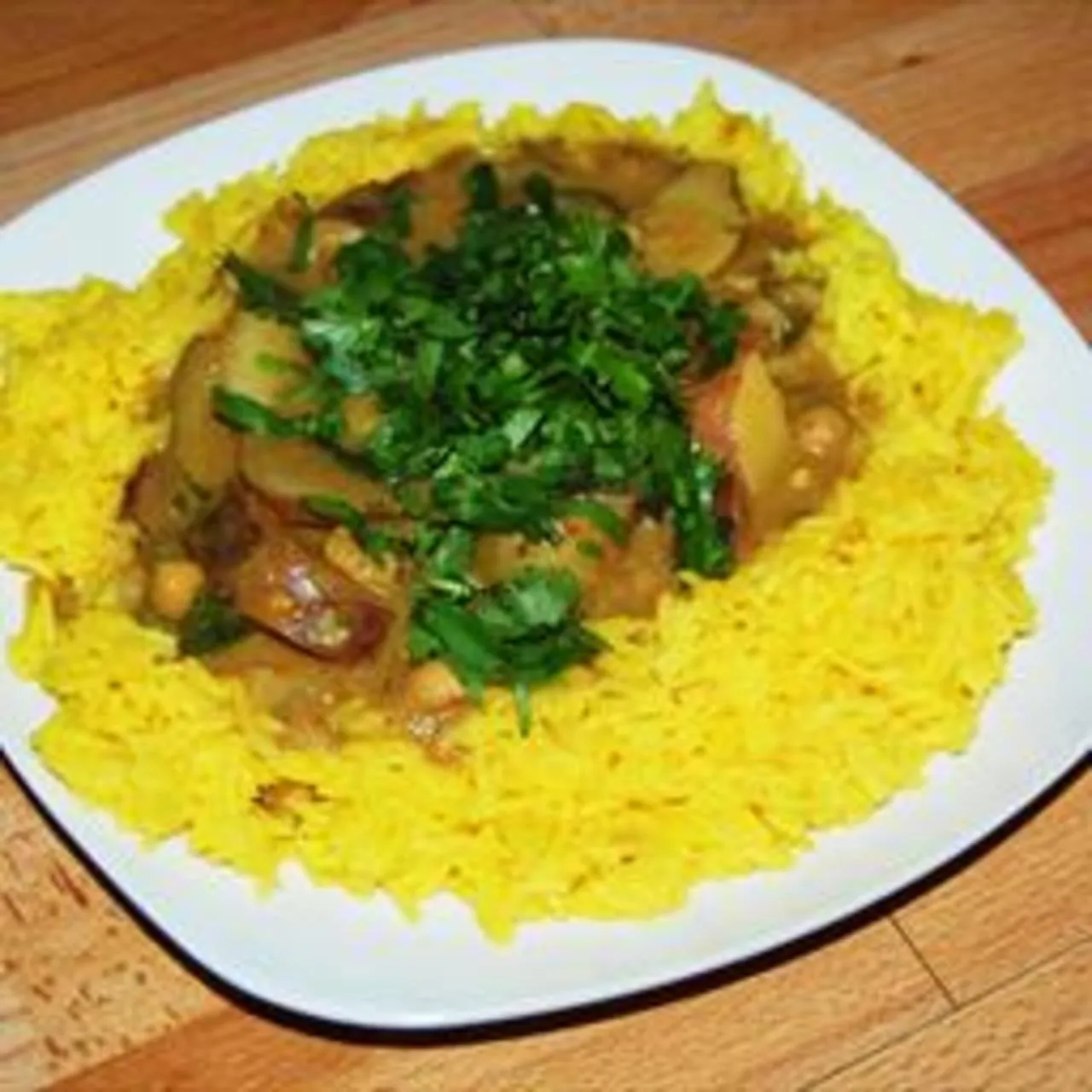 Easy Potato Curry with Coconut Milk and Chickpeas