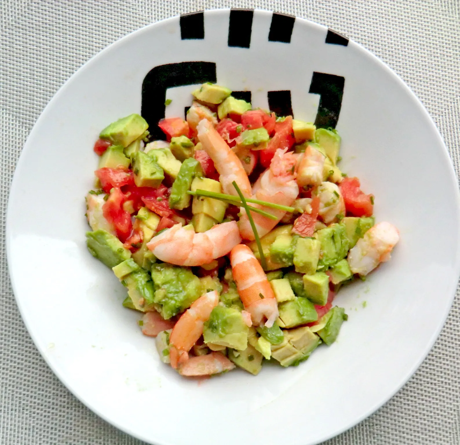 Ensalada de Aguacate Langostinos y Palmitos