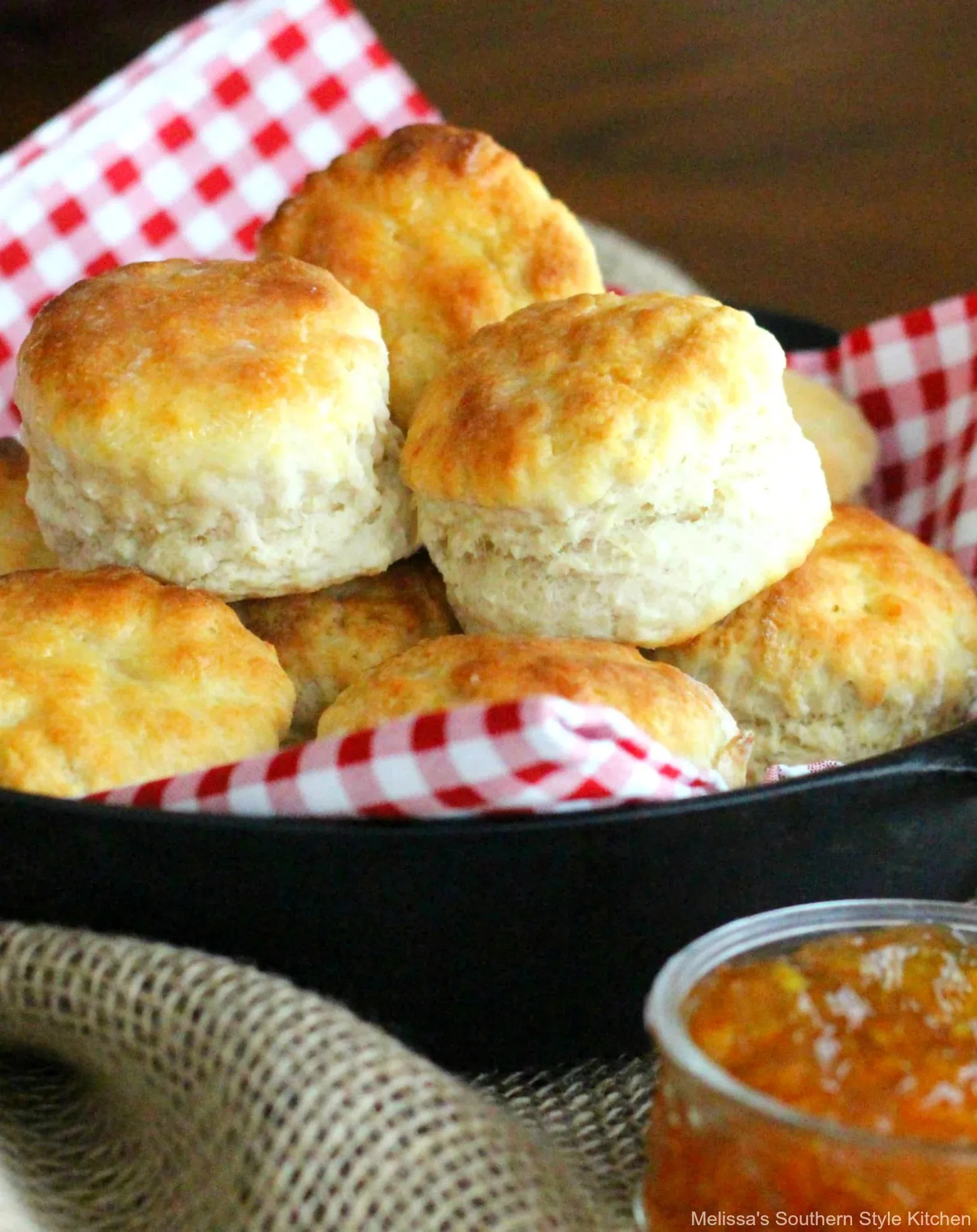 Fluffy Southern Buttermilk Biscuits