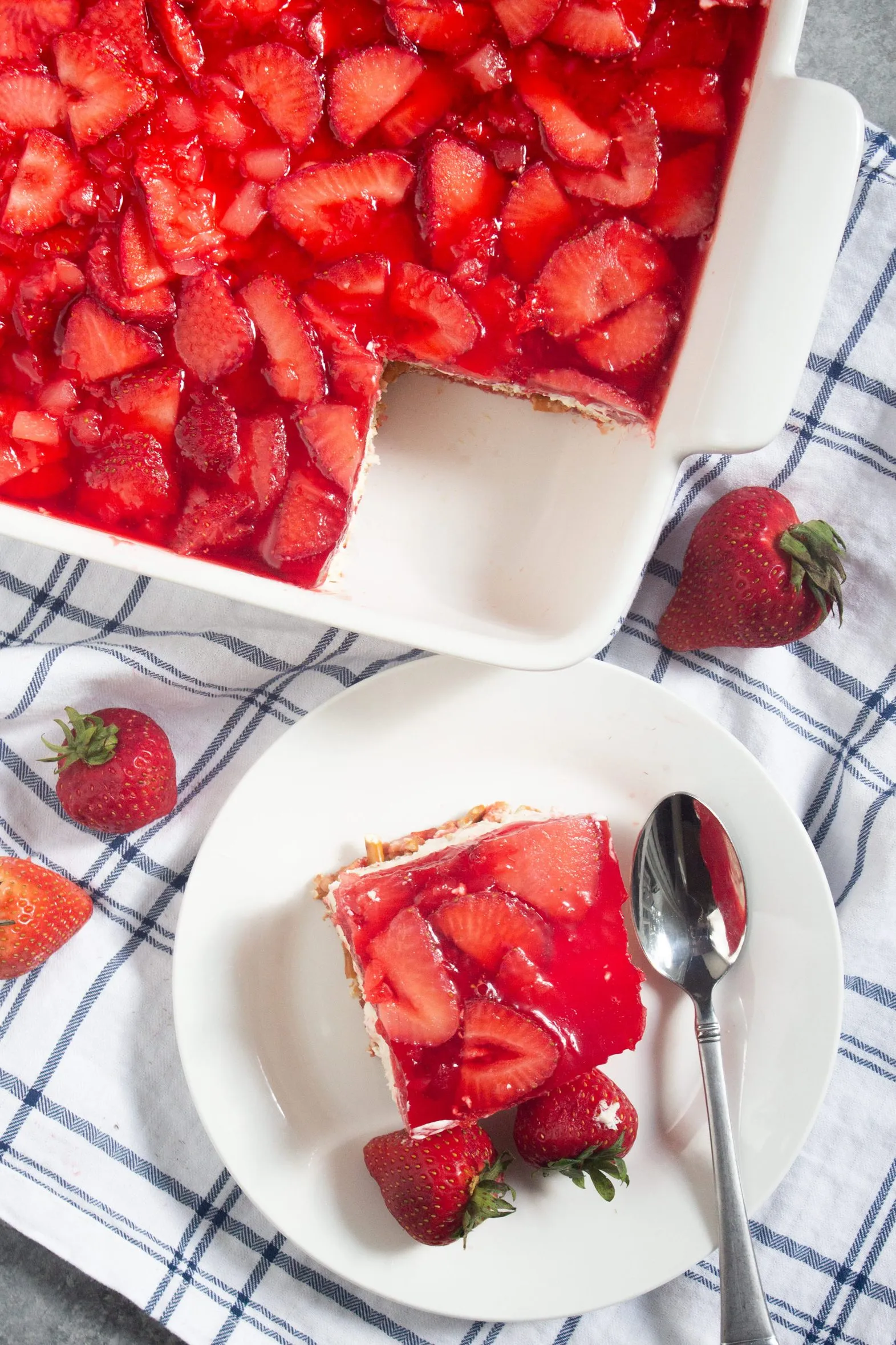 Fresh Orange Gelatin with Strawberries