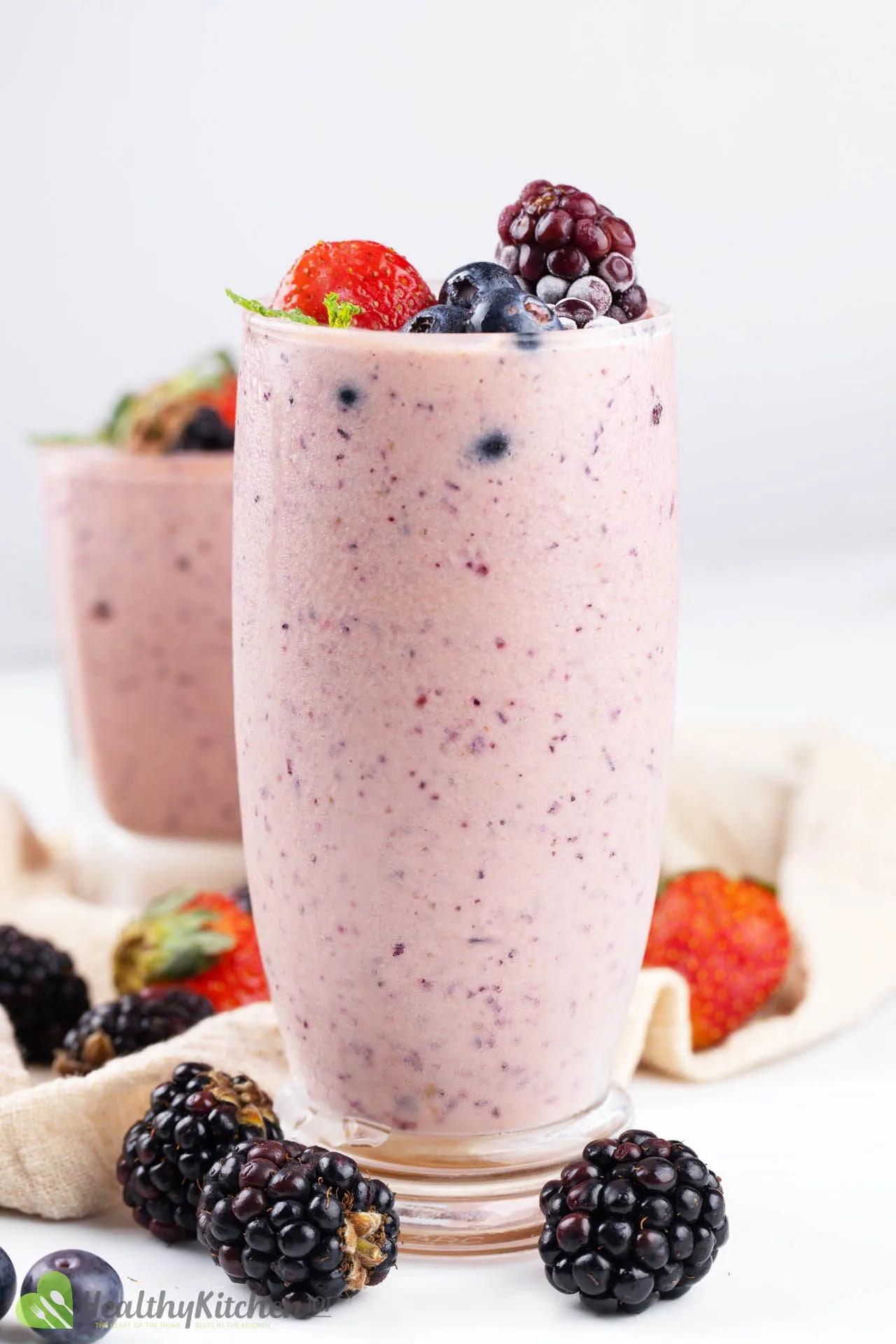 Frozen Berry Smoothie without Yogurt or Milk