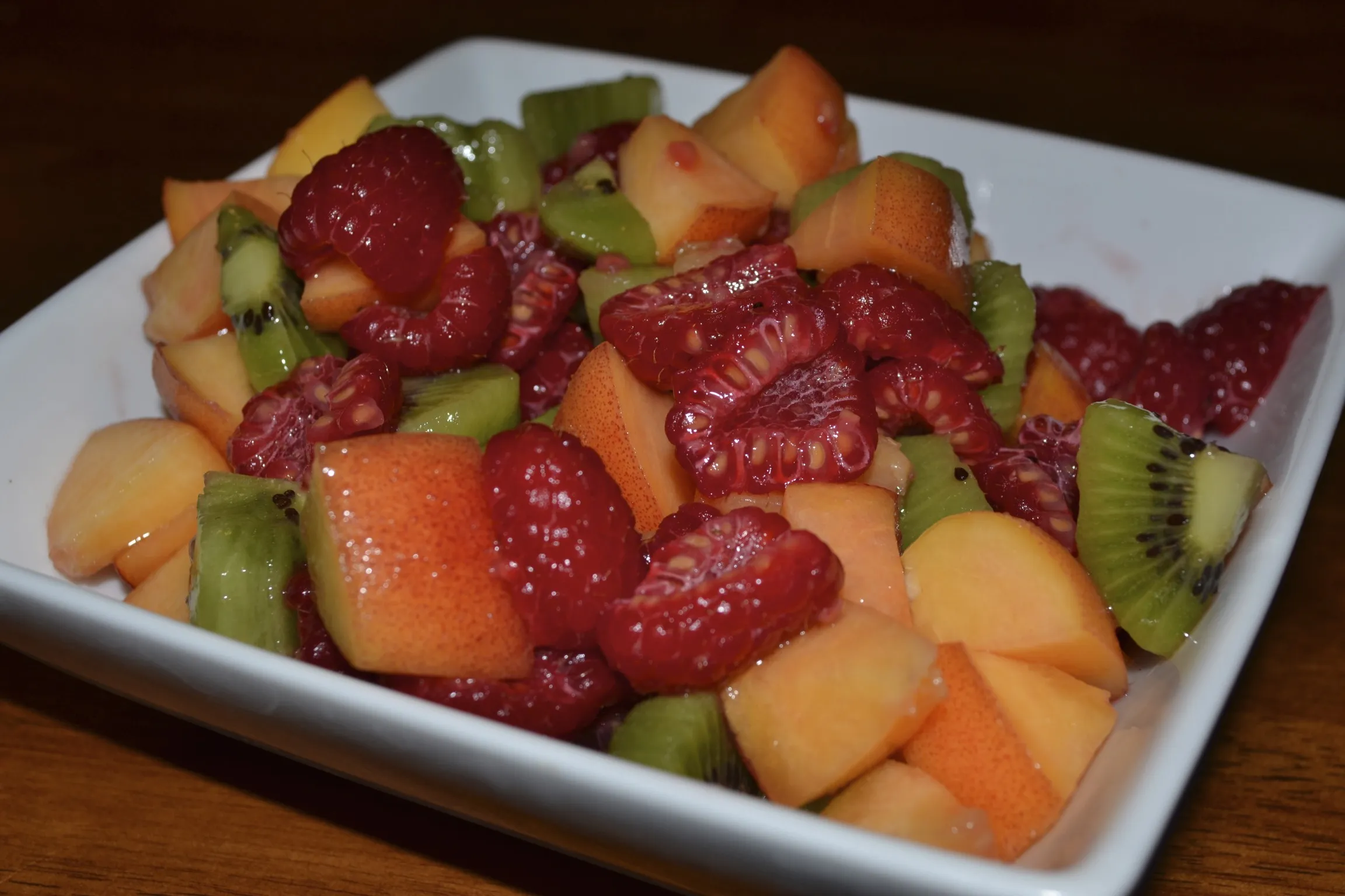 Fruit Salsa Tangy with Cinnamon Chips