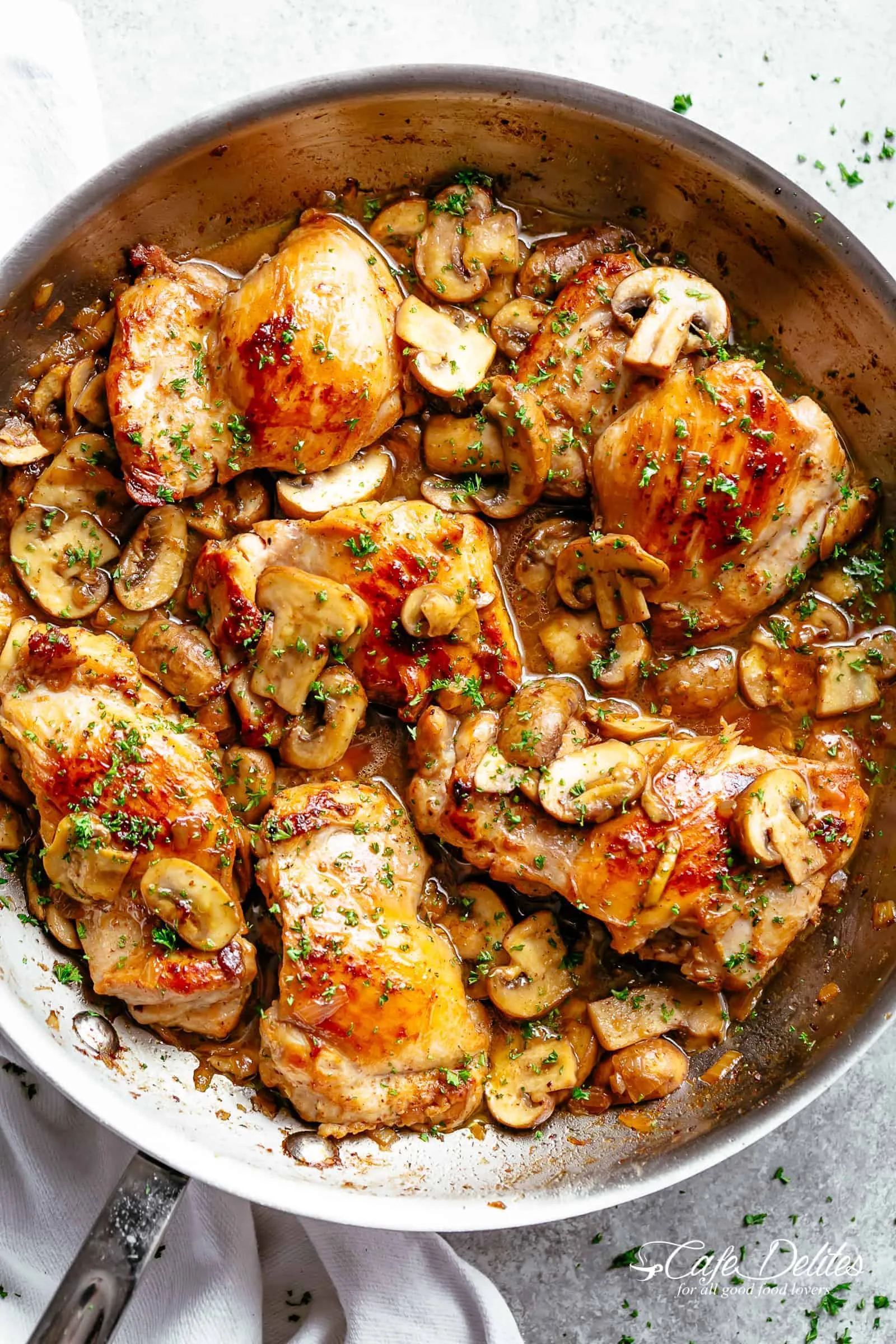 Garlic Chicken with Mushrooms and Red Peppers