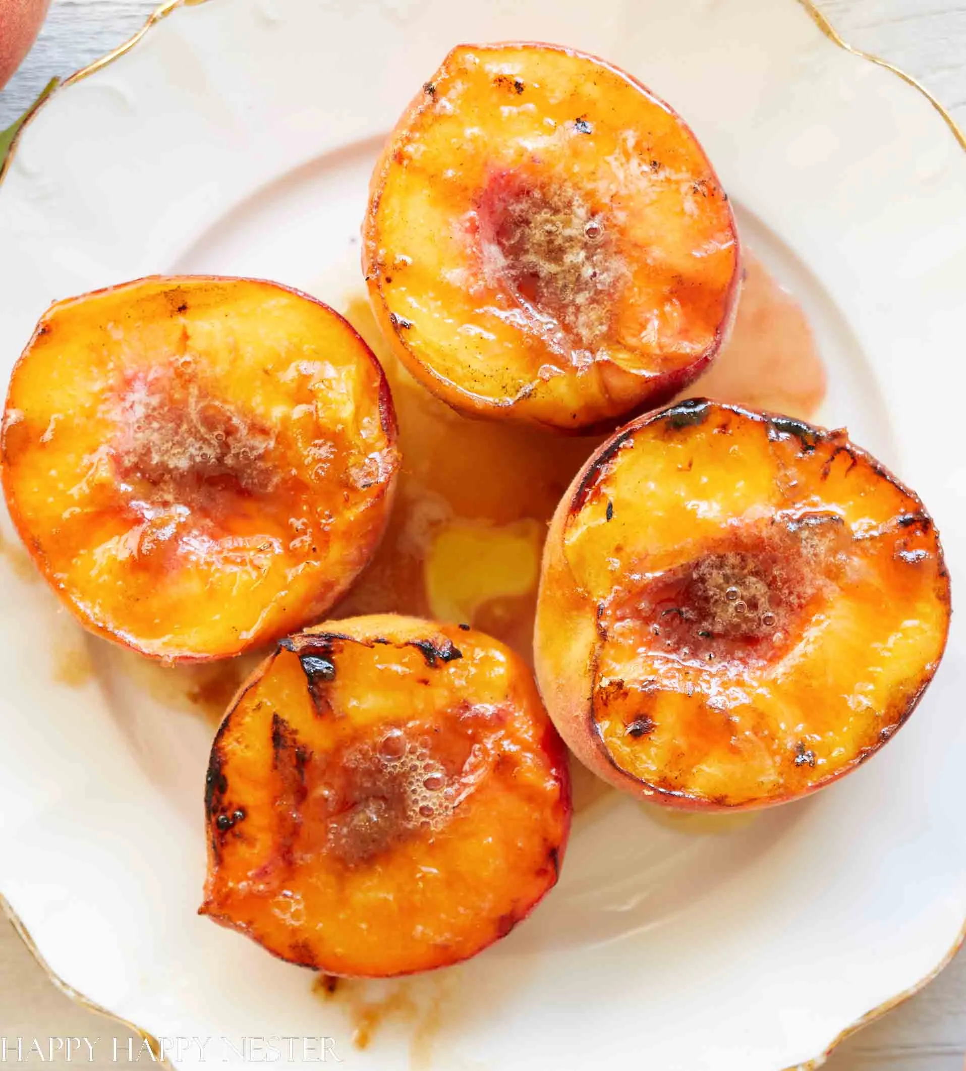 Grilled Peaches with Brown Sugar Pecan Crumble