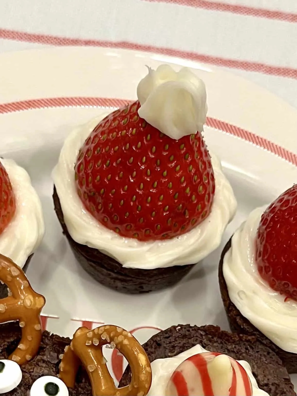 Holiday Cheer Brownie Bites