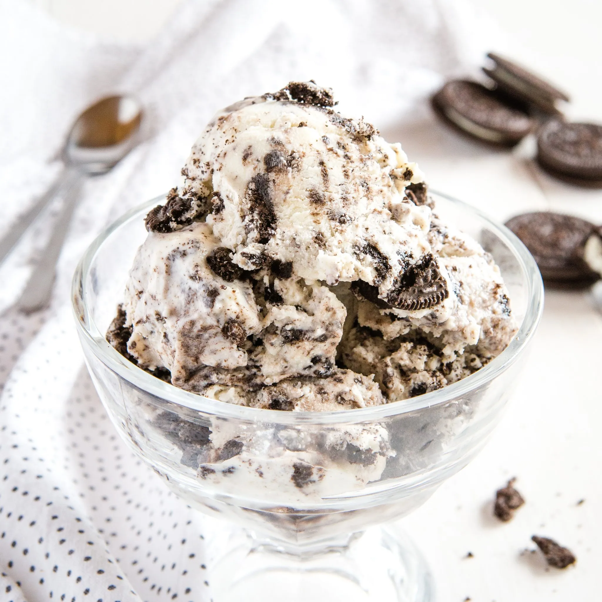 Homemade Oreo Cookie Ice Cream