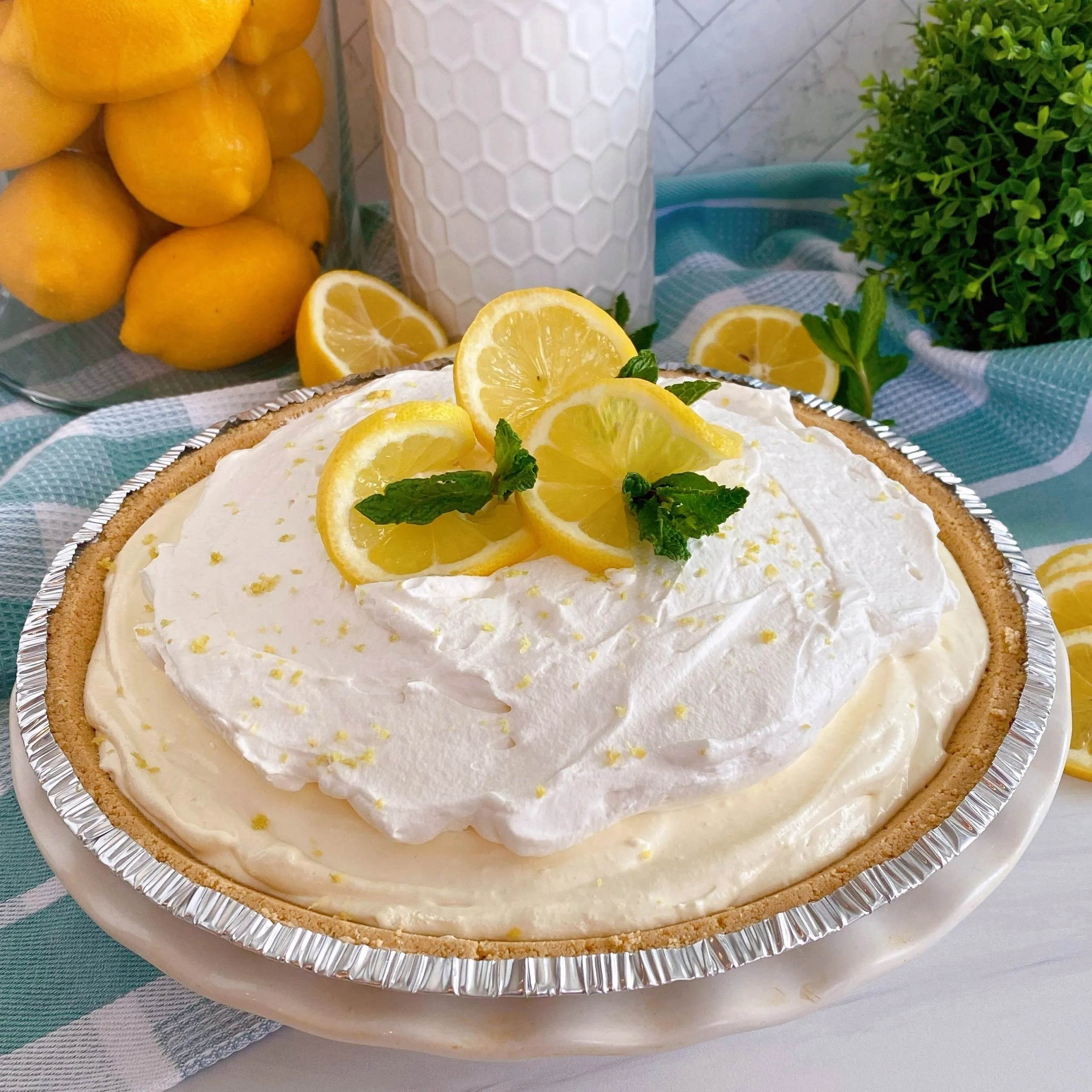 Lemon Cream Pie with Spice Cookie Crust