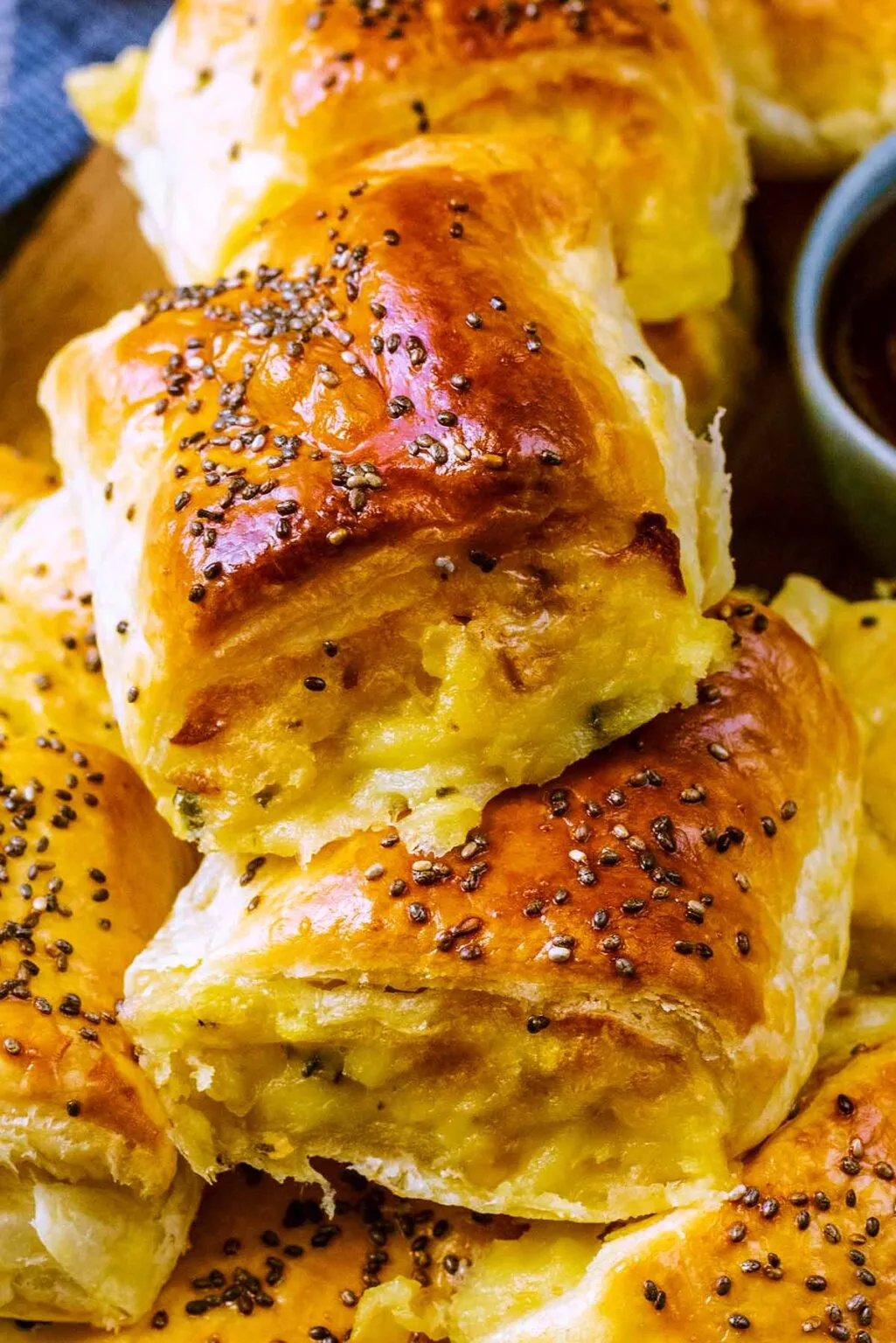 Mixed Cheese and Spring Onion Rolls