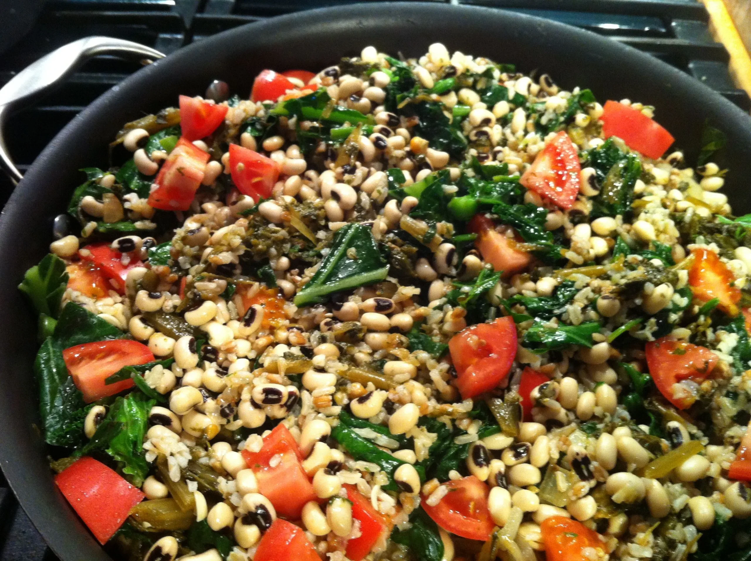 Mixed Greens and Tomatoes with Black Eyed Peas