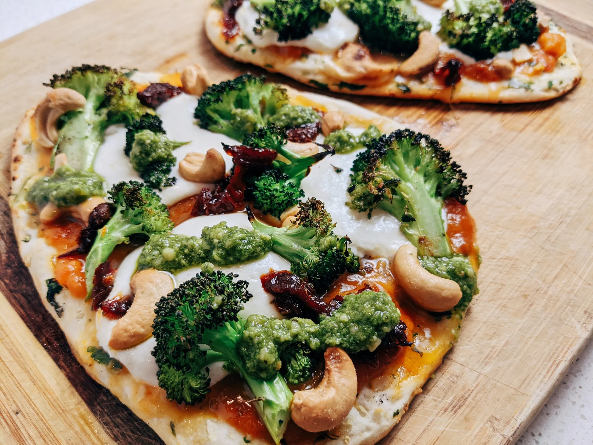 Naan Pizza Ricotta Broccoli