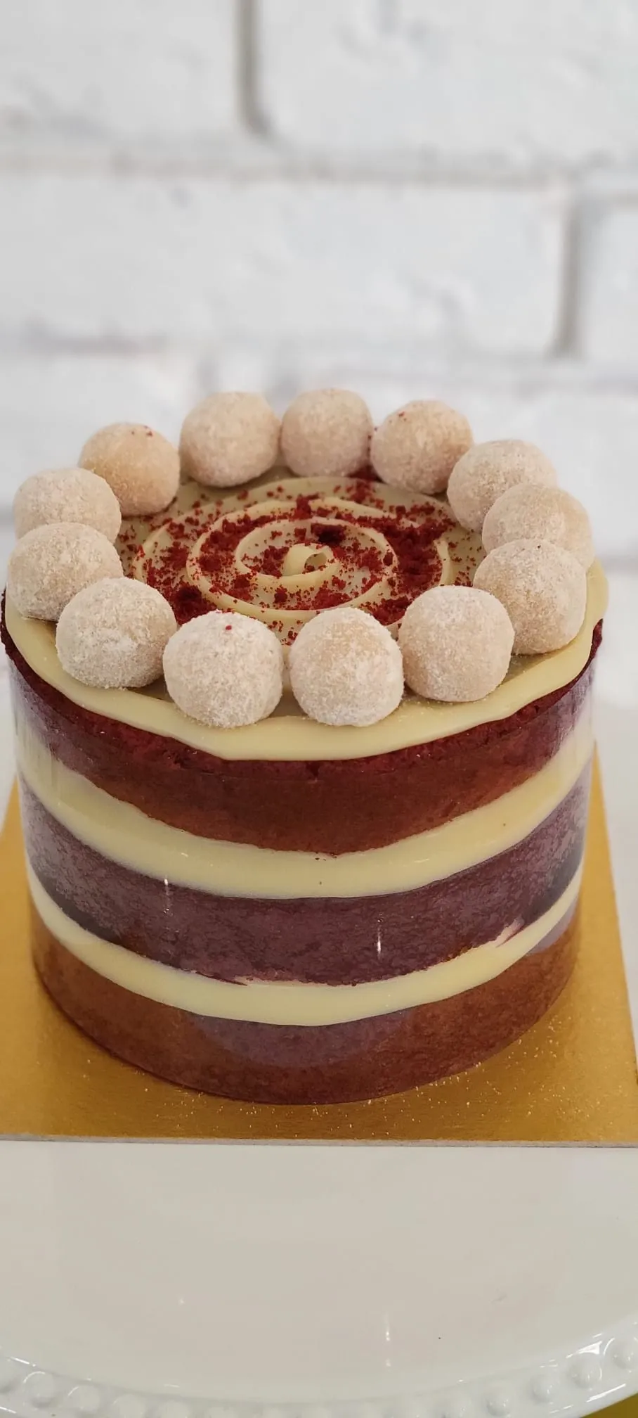 Naked Cake with Raspberry Brigadeiro