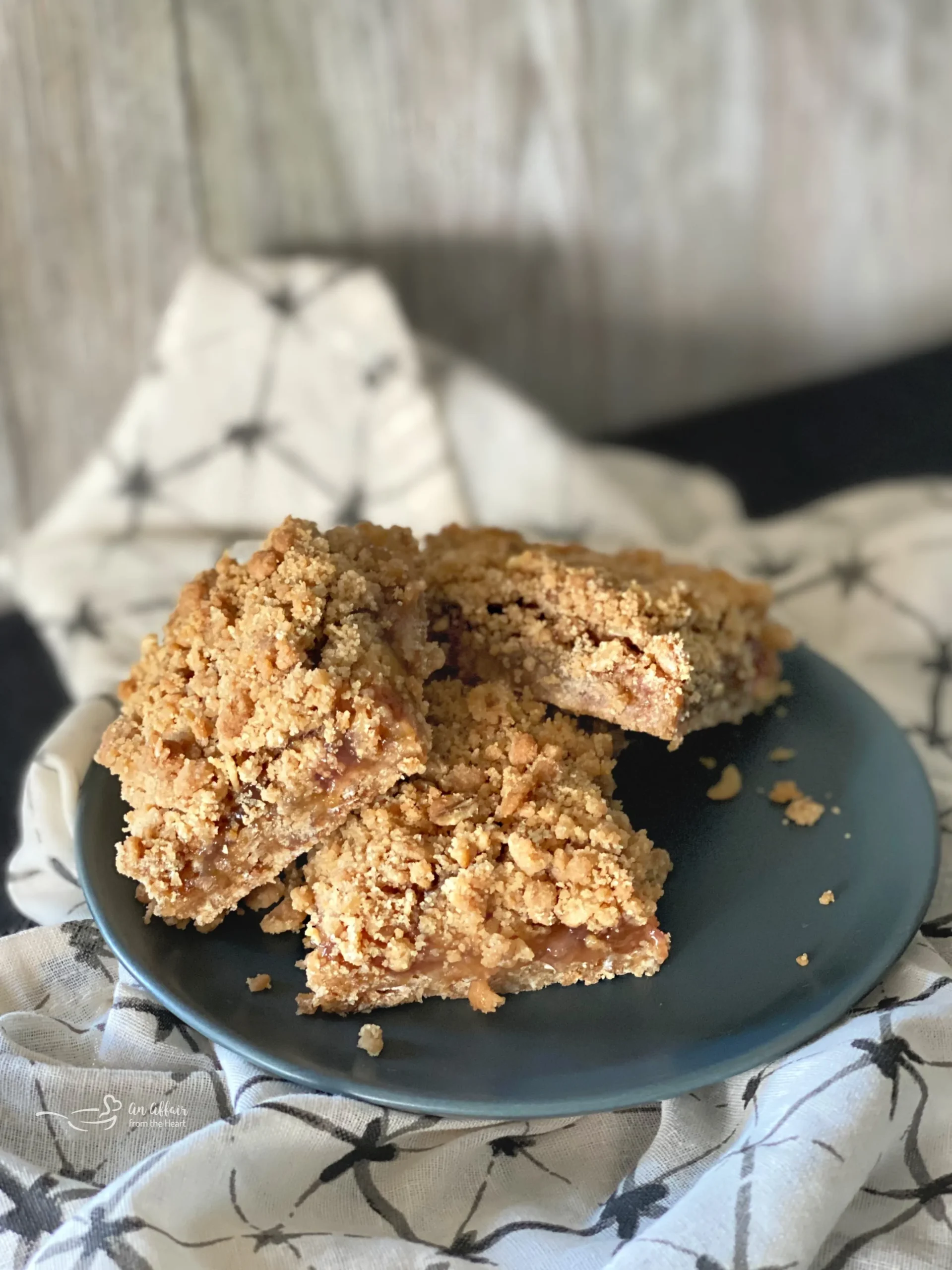 Old Fashioned Rhubarb Crumble