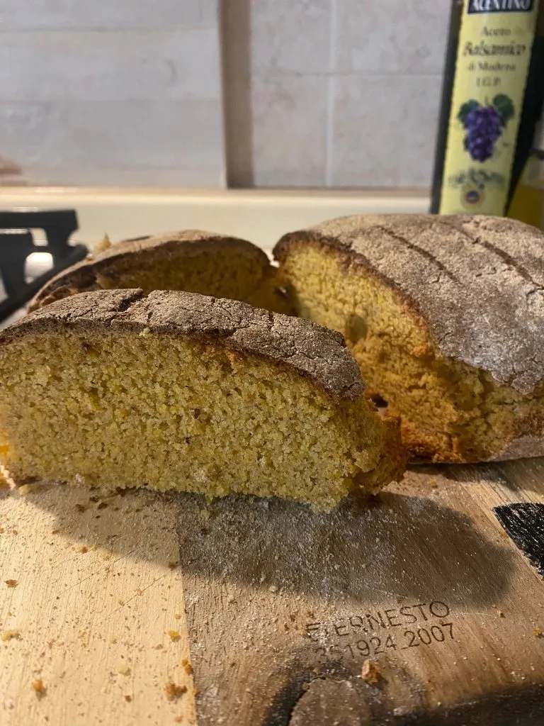 Pane Giallo Polenta Bread