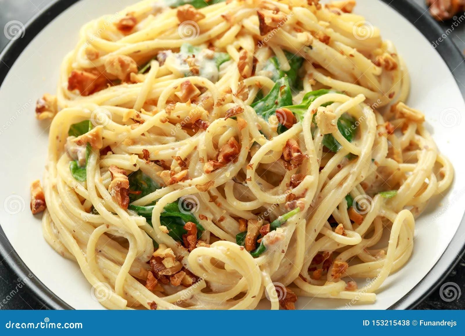 Pasta with Ricotta Walnut Sauce