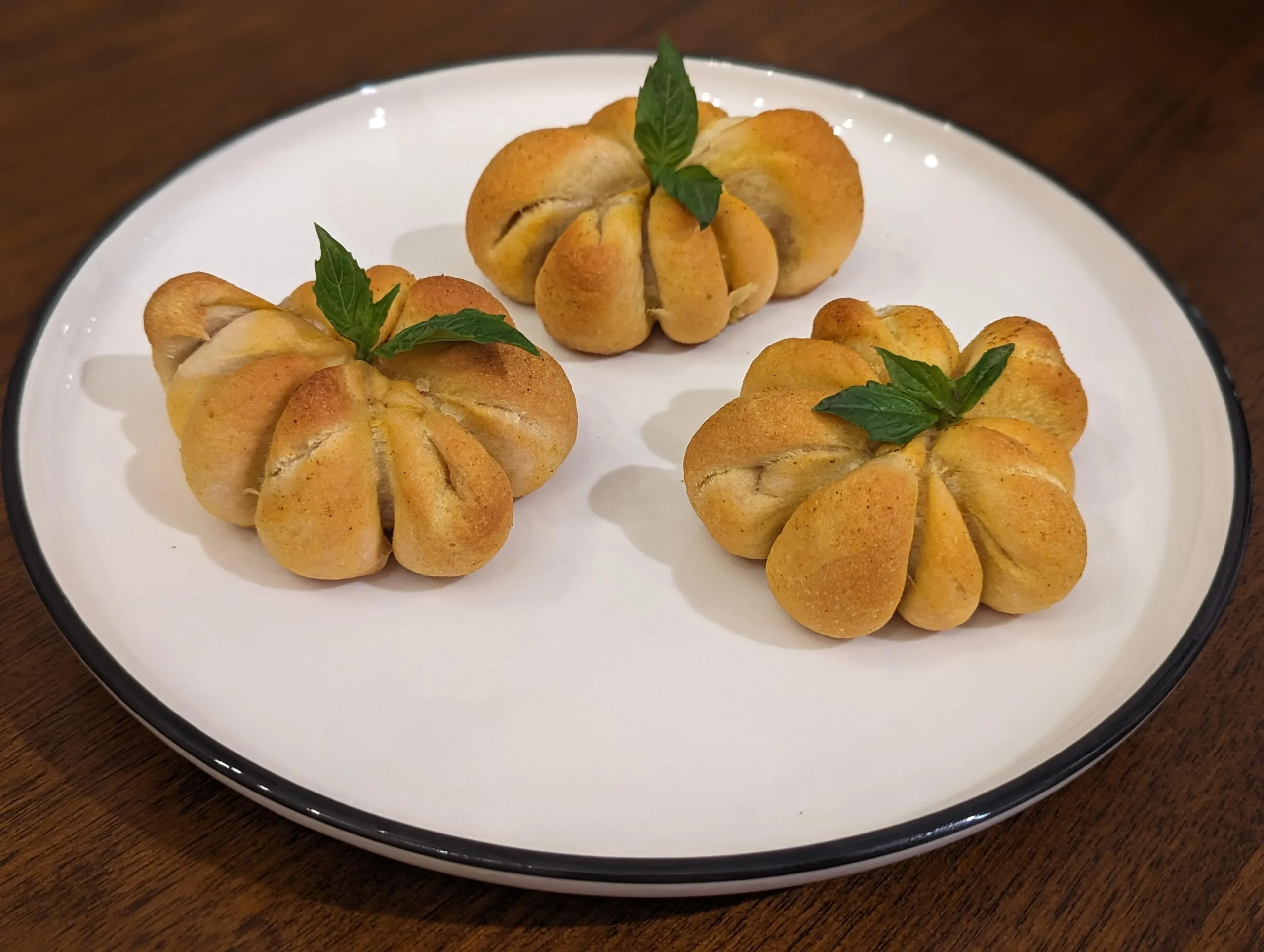 Pumpkin Shaped Pizza Bites