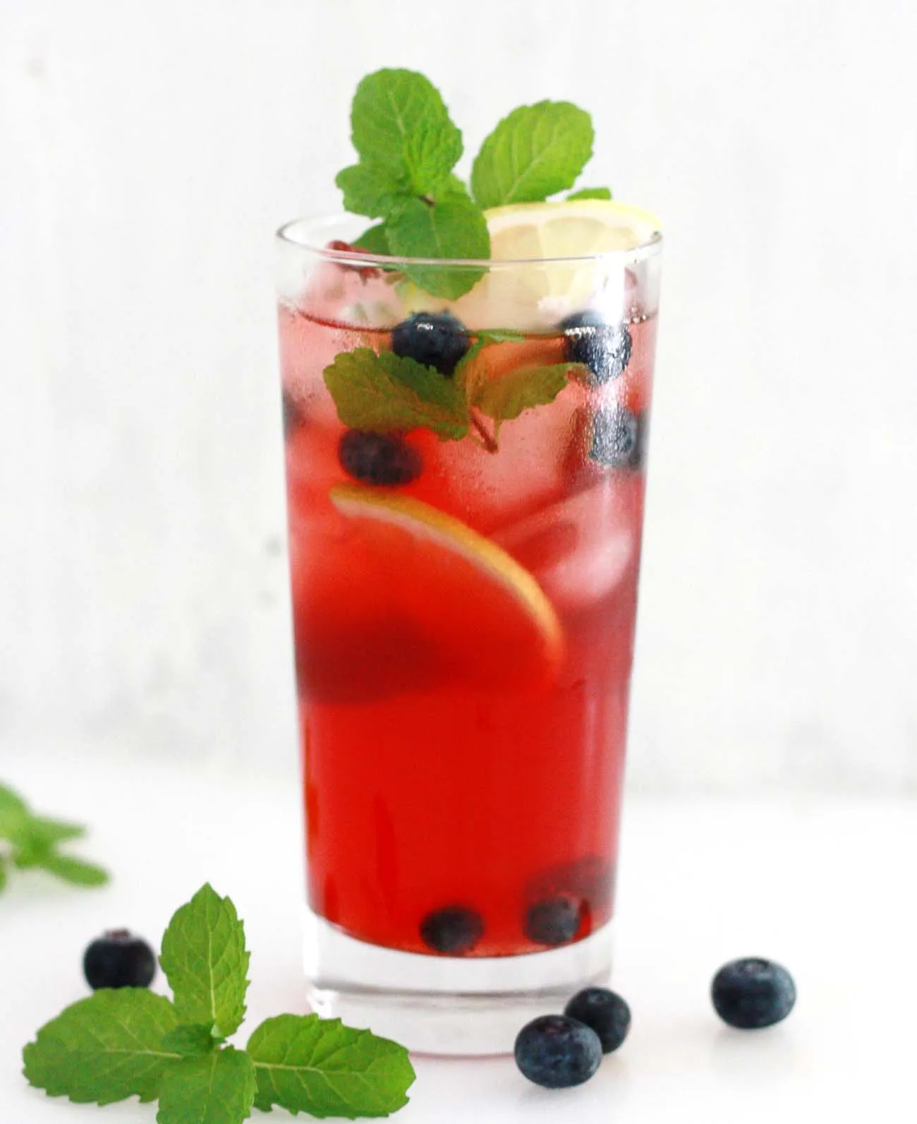 Refreshing Blueberry Lime Iced Tea