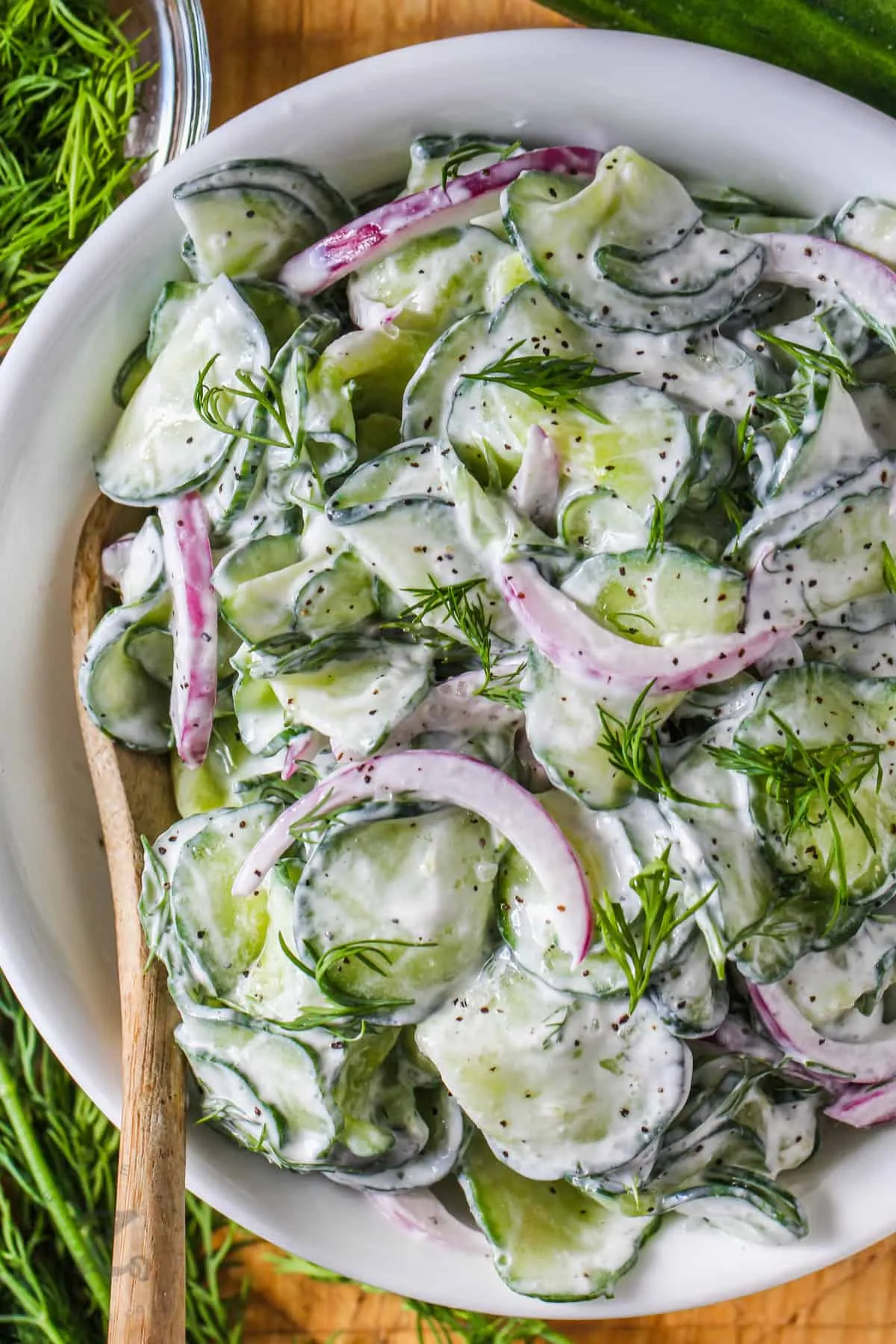 Refreshing Cucumber Dill Salad with Creamy Dressing