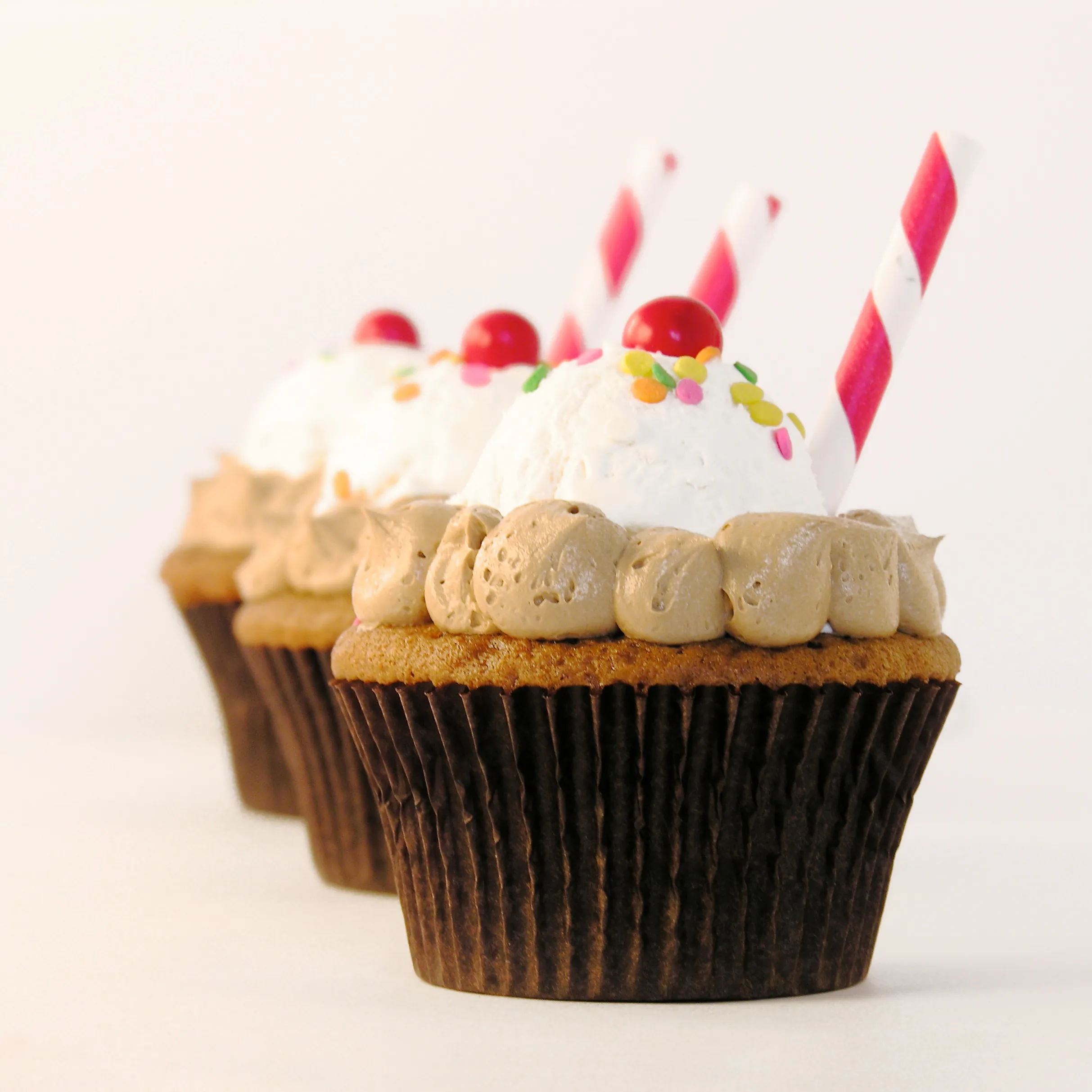 Root Beer Float Cupcakes with Ice Cream Frosting