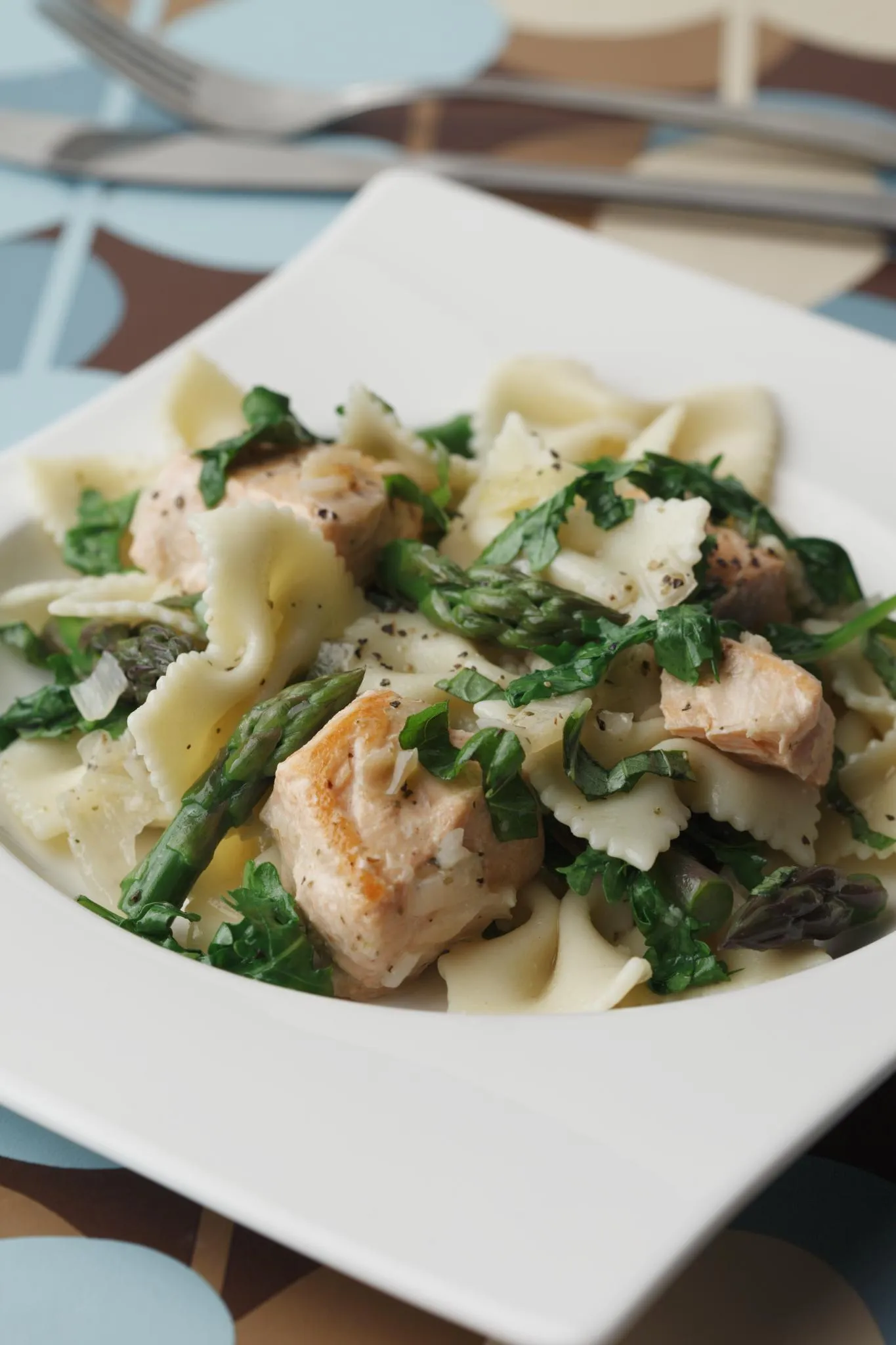 Salmon with Asparagus and Farfalla Pasta