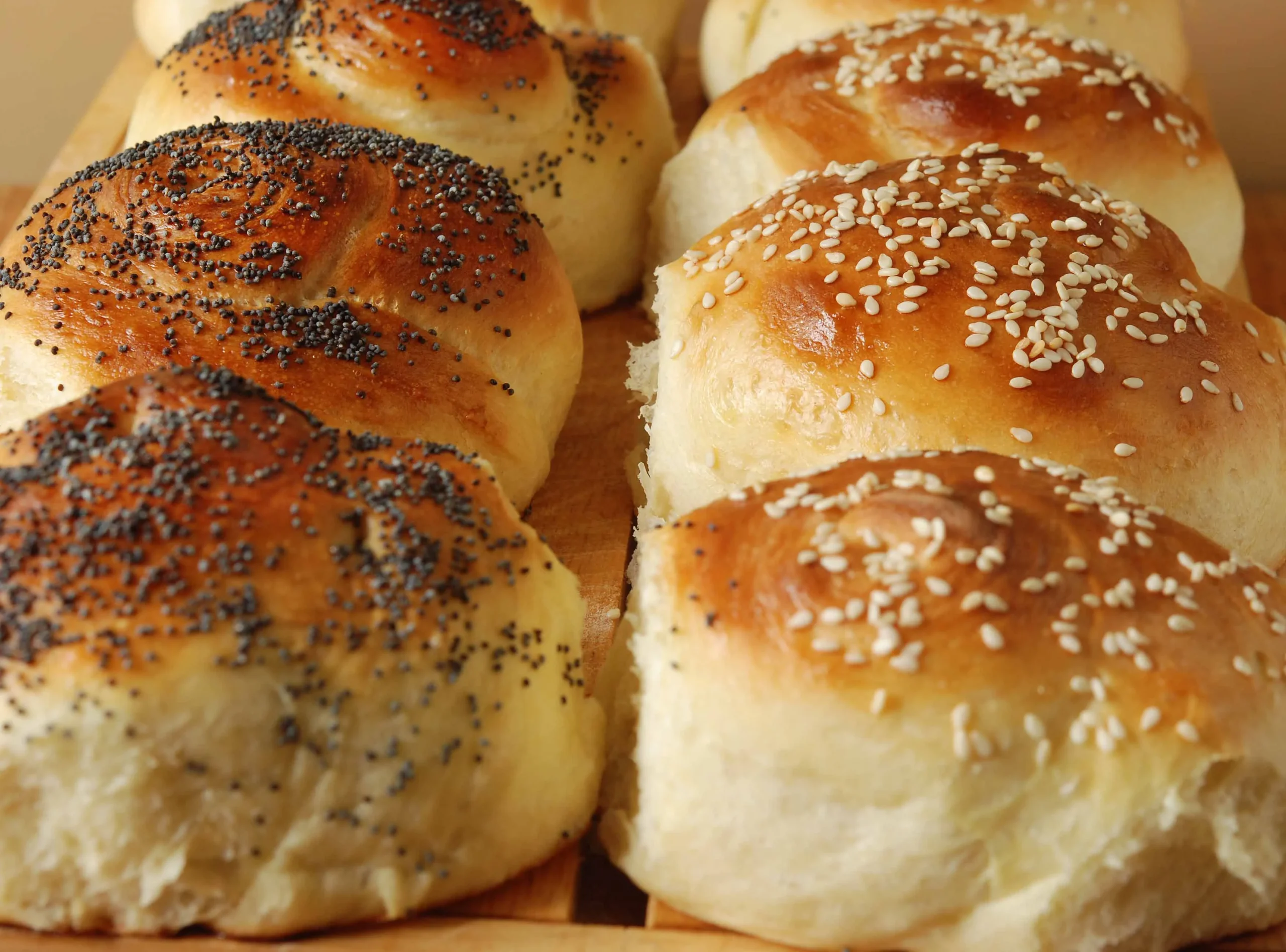Seeded Twirly Buns Made with a Breadmachine