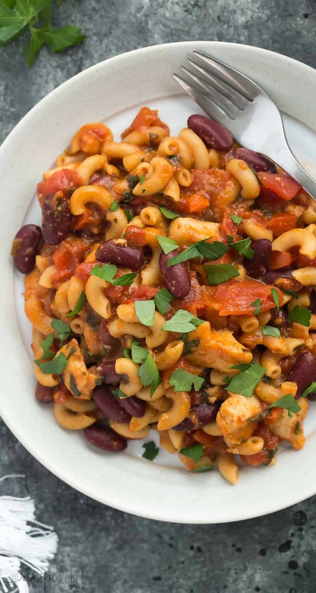 Slow Cooker BBQ Chicken Chili Mac