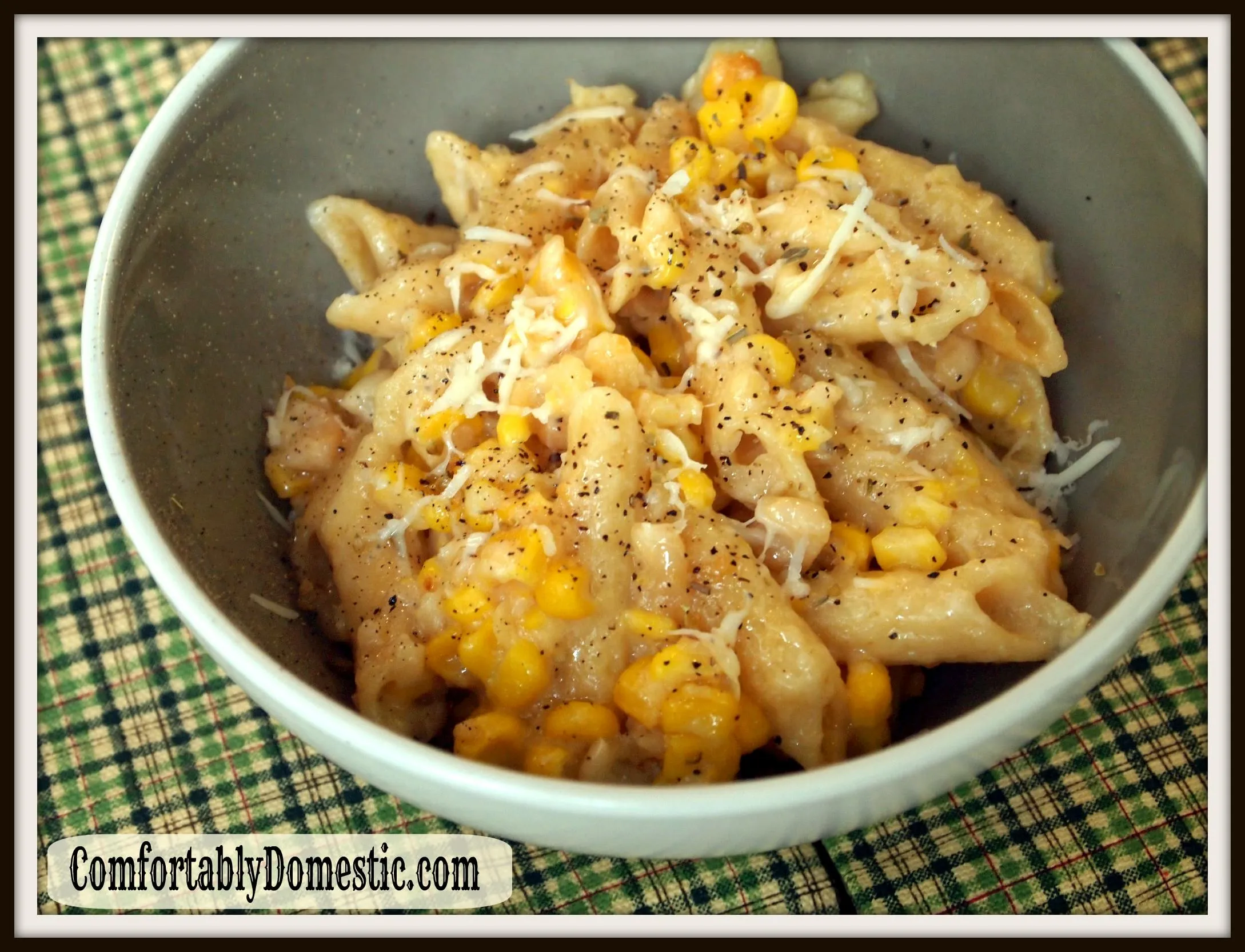 Slow Cooker Corny Macaroni and Cheese