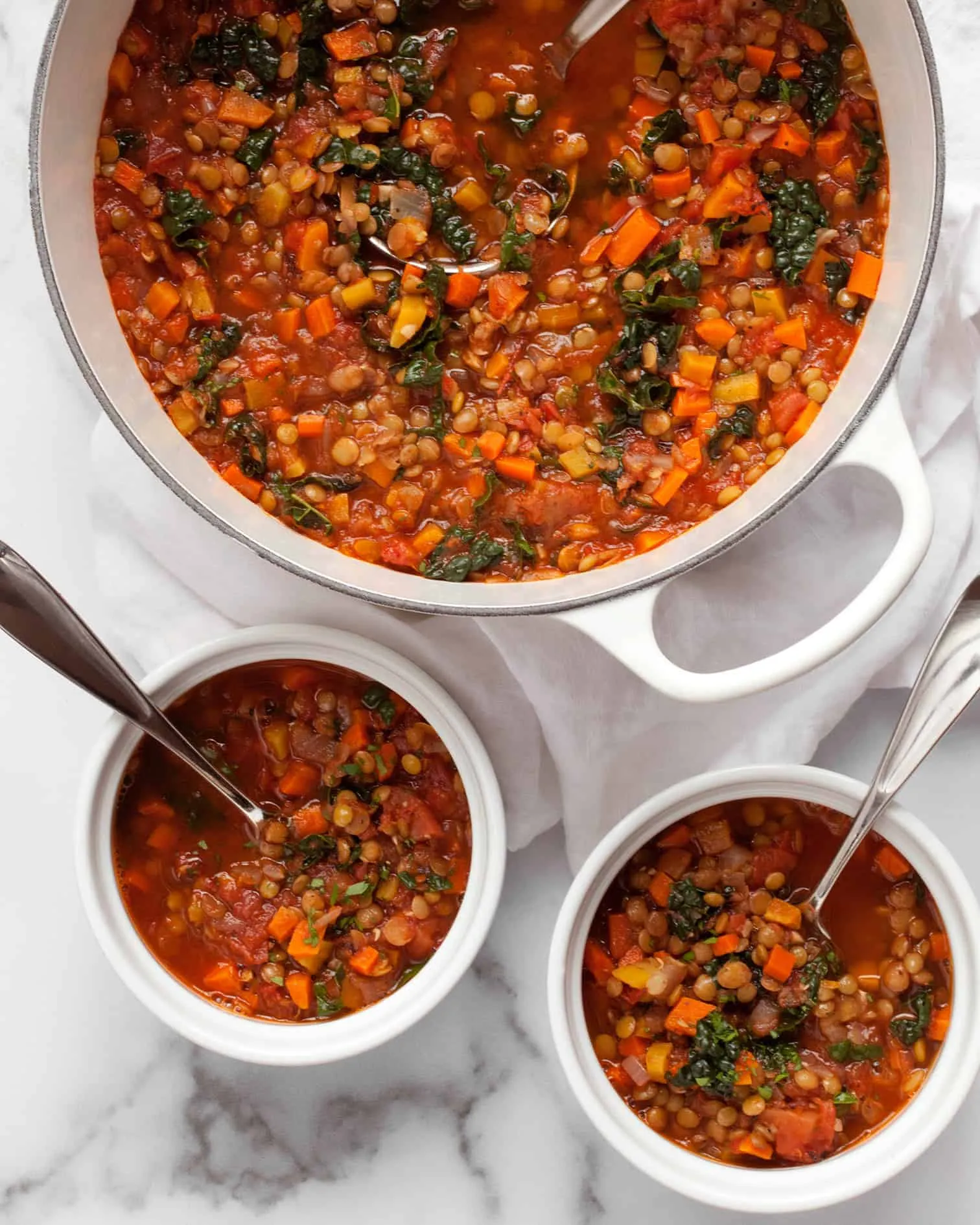 Spicy Kale Soup with Roasted Pepper and Tomato
